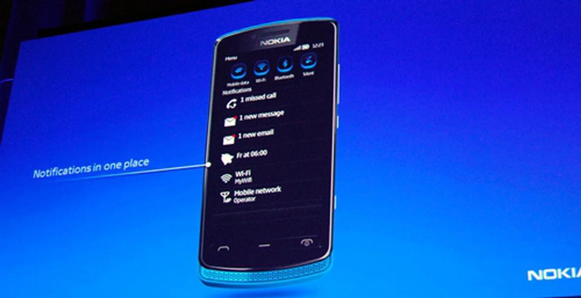 If you are an Android user, you will be familiar with the notification system on Symbian Belle. You just need to drag from the top of the screen to reveal a drop-down notification bar. 