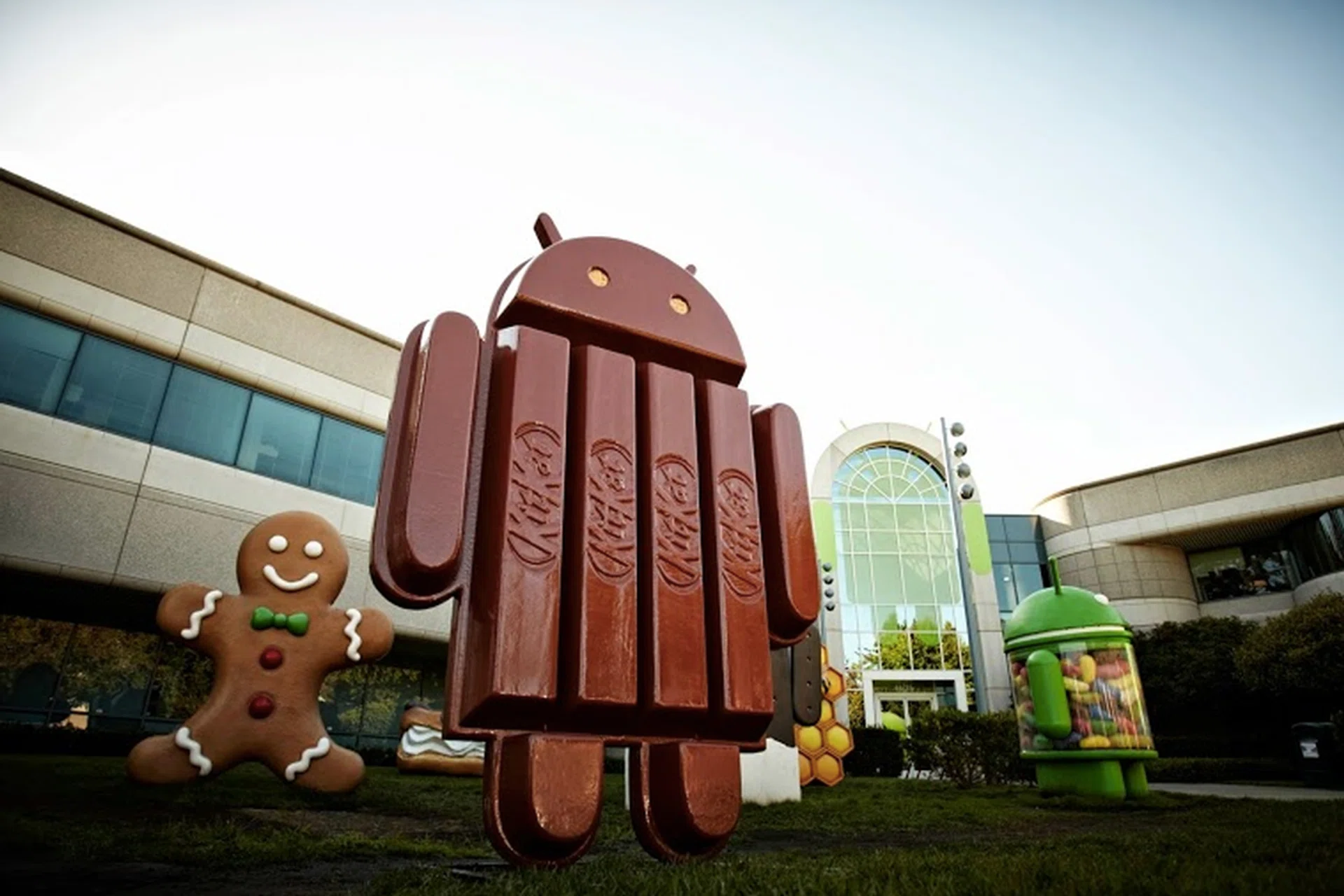 Pichai posted a picture of the new KitKat Android statue outside Google headquarters.