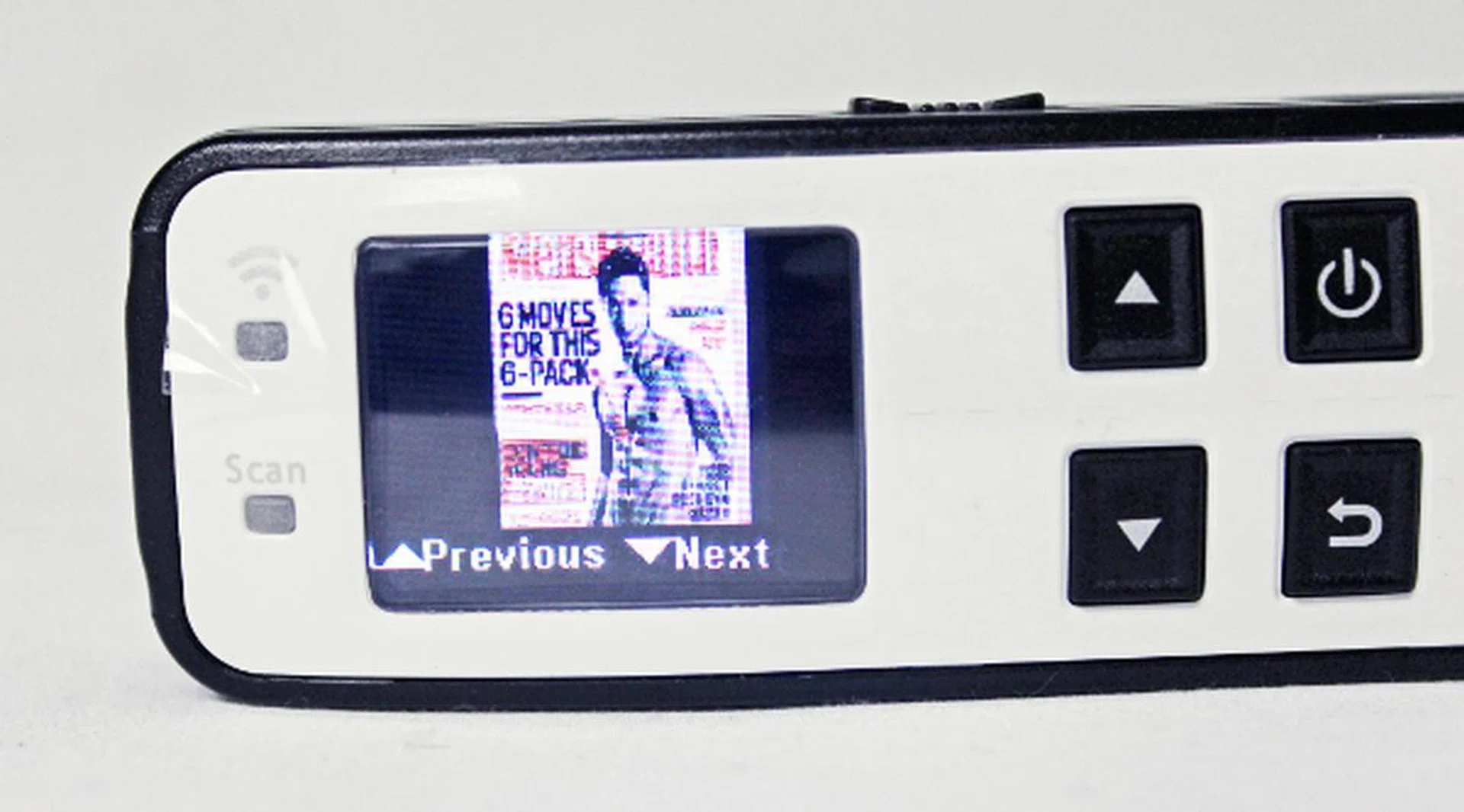 The small display aids in checking scan alignment, but don't bother trying to look for the finer details.