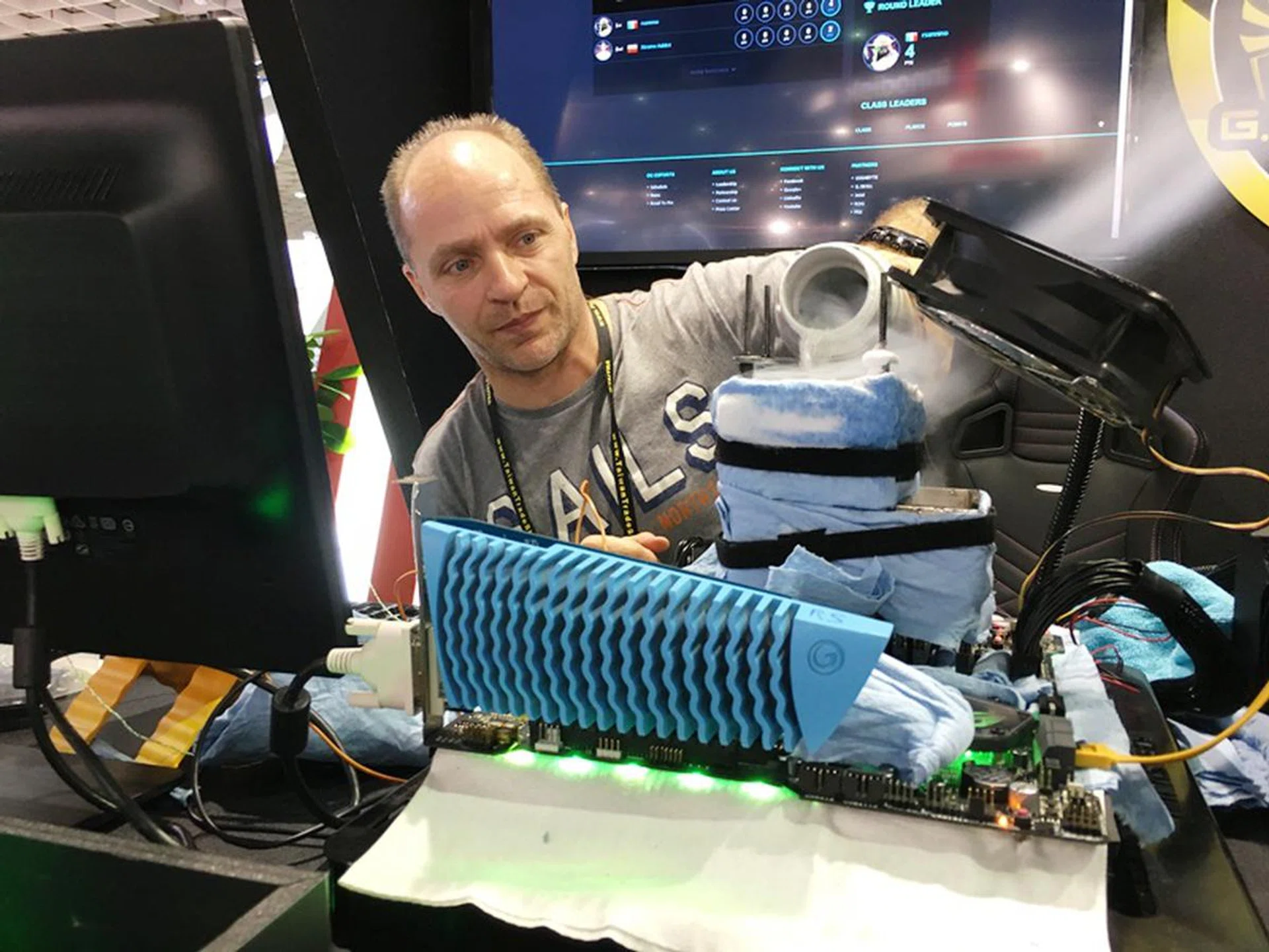 g.skill, gskill, memory modules, ram, kits, geekbench3, 3dmark11, cinebench r15, computex 2017, trident z, ddr4, intel core x-series, processor, liquid nitrogen, ln2, roberto sannino, rsannino, asrock, x299 oc formula, motherboard, gigabyte, x299 soc champion, intel x299, overclocking, asus, prime x299-deluxe, evga sc17, gaming laptop 