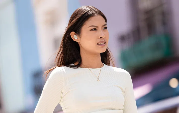 Jabra Elite 4 true wireless earbuds.