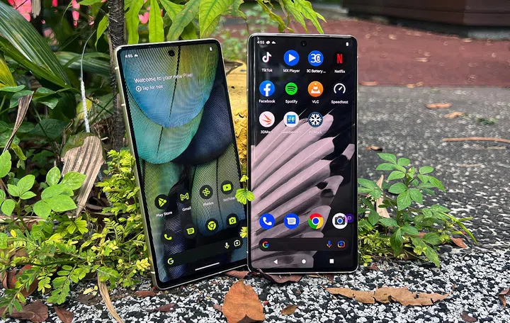 The Google Pixel 7 and Pixel 7 Pro.