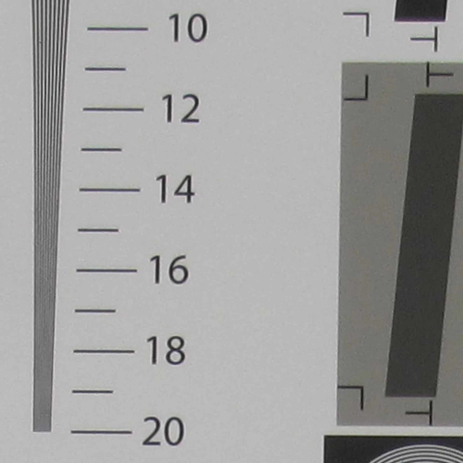 The camera resolved 1,600 LPH (lines per picture height) vertically according to our resolution chart.