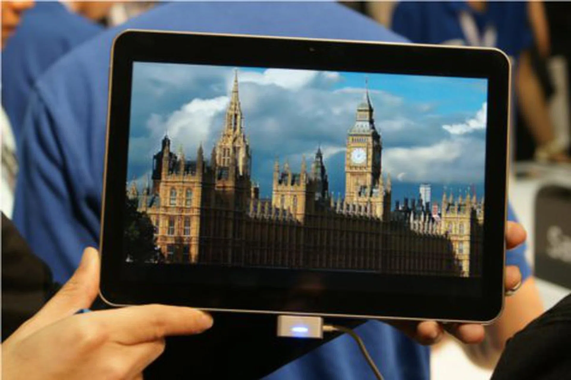 The Galaxy Tab 10.1's WXGA Display at work.