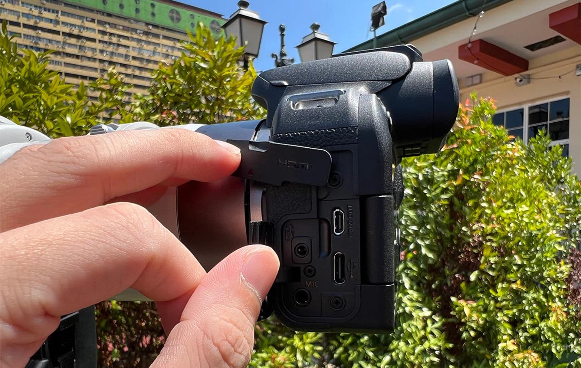 Canon EOS R10.