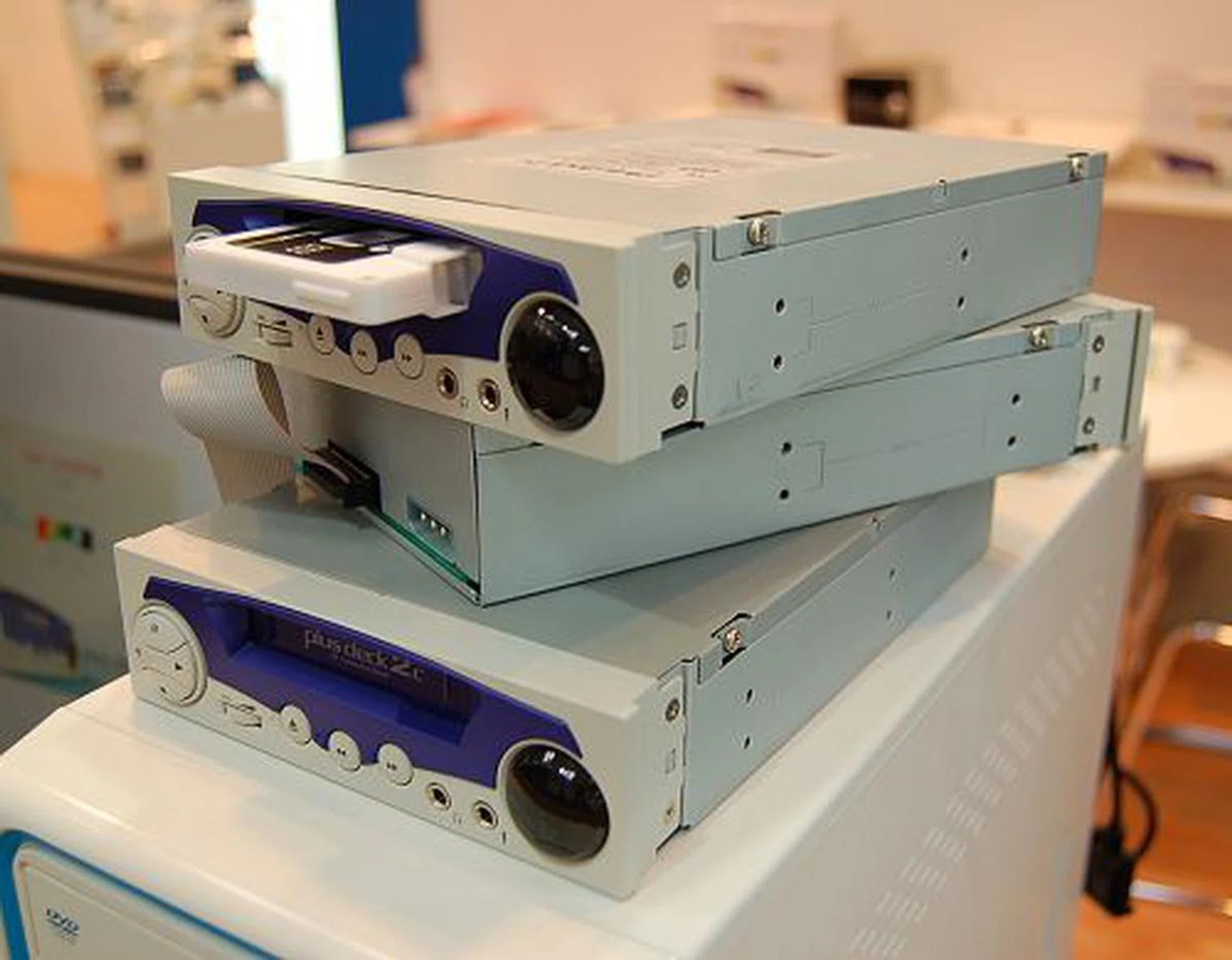  There's even a PC-only version of sort called the Plusdeck 2c, though this has been in their lineup for a long while now. It's primarily a tape to MP3 converter since the rest of the functions of the above external unit is handled by the PC.  