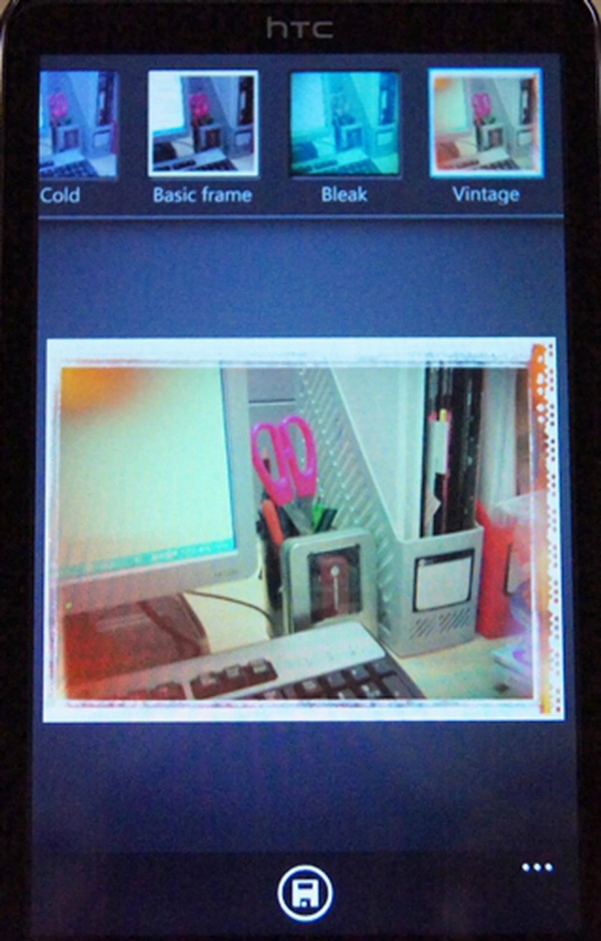 HTC has provided users with a simple photo enhancing app that allows you to add effects to your photos.