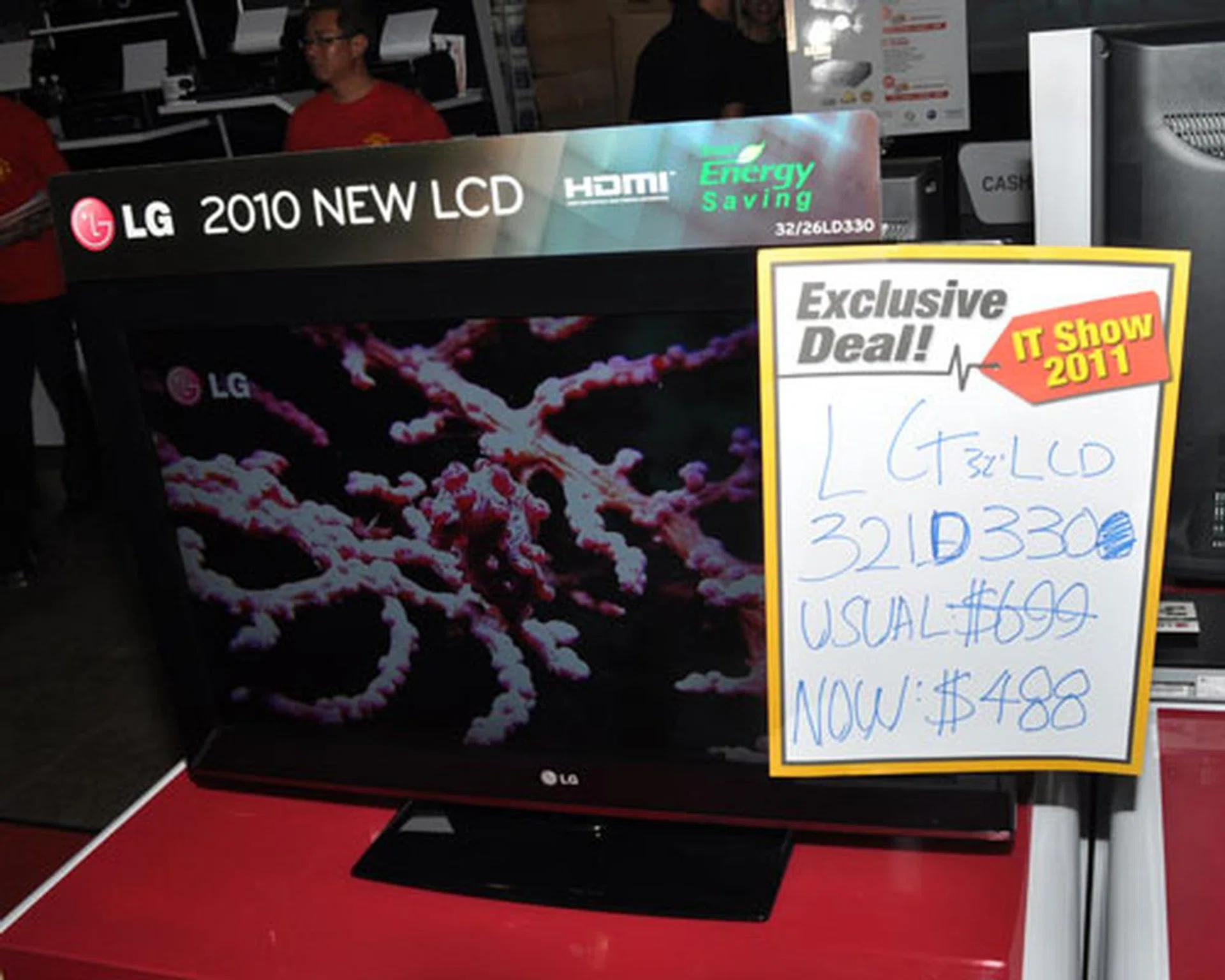 For those on a tighter budget and feel no need for a massive display in your room, the LG 32LD330 will be a good fit. This 32-inch LCD TV is perfect for a cosy environment, and you'll only need to pay $488 instead of the usual $699 for this HDTV.