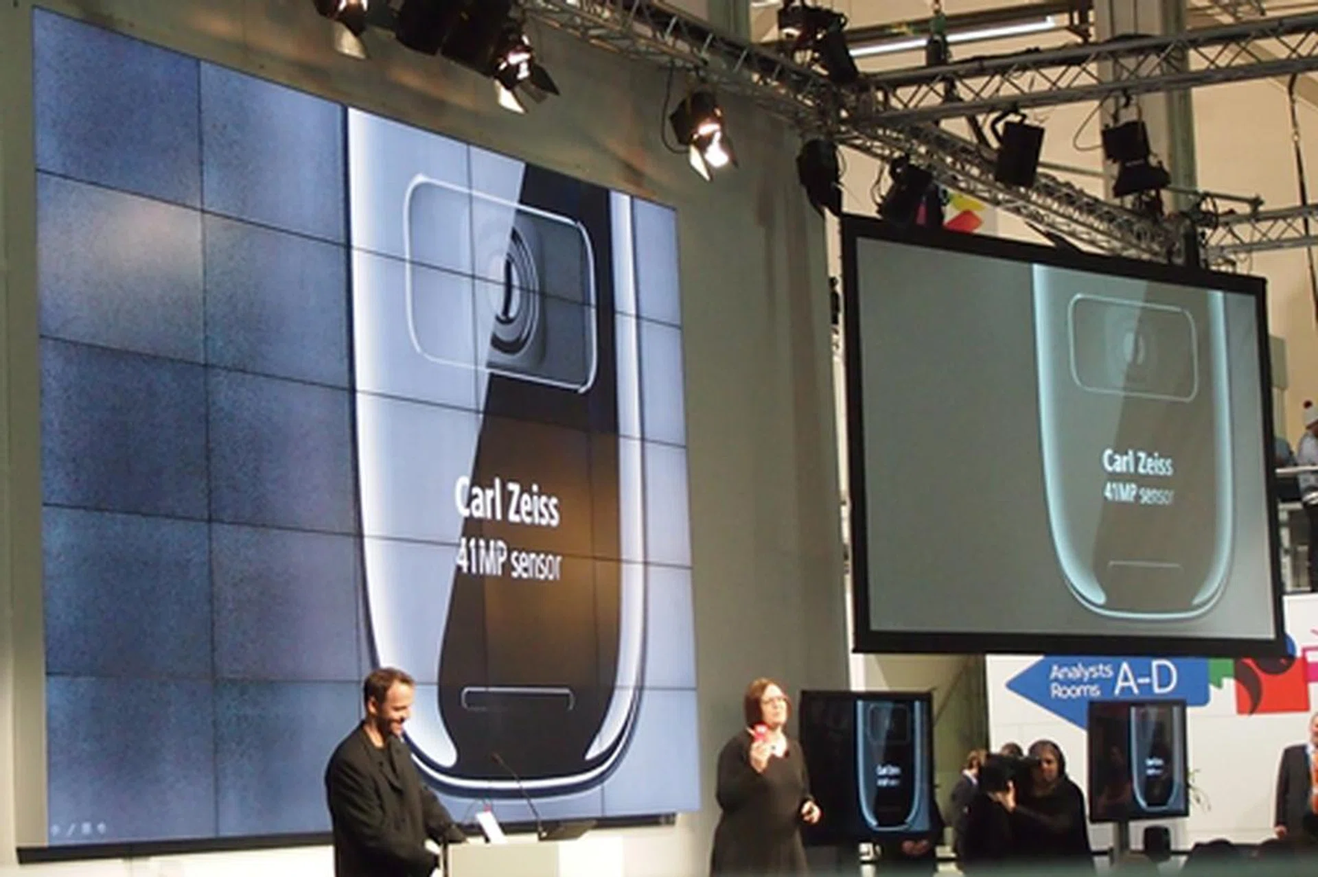 when it was announced to have a massive 41-megapixel sensor, jaws (including ours) dropped in awe.