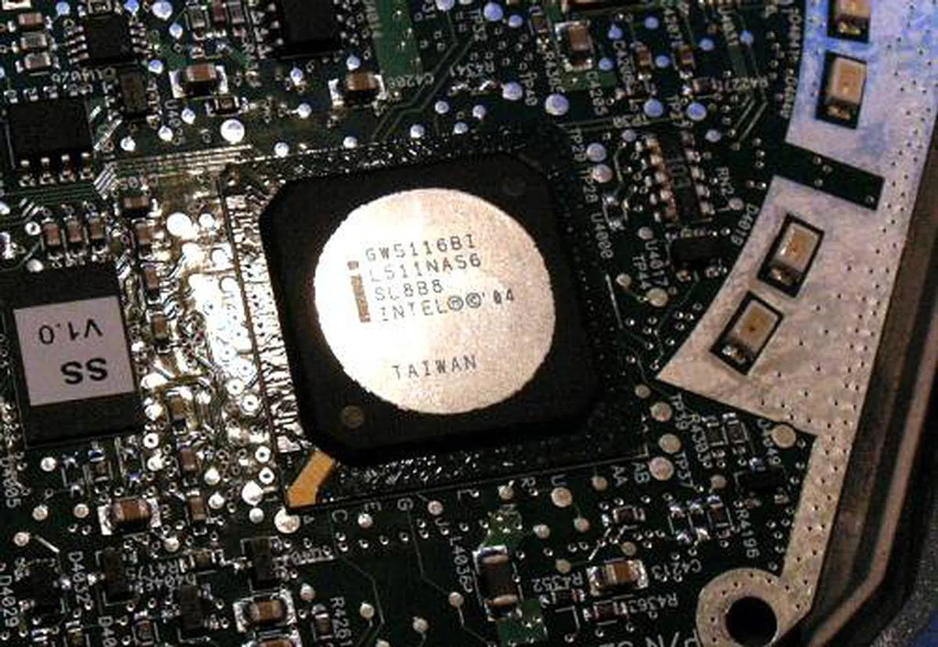 Close up look at the WiMAX chpiset.