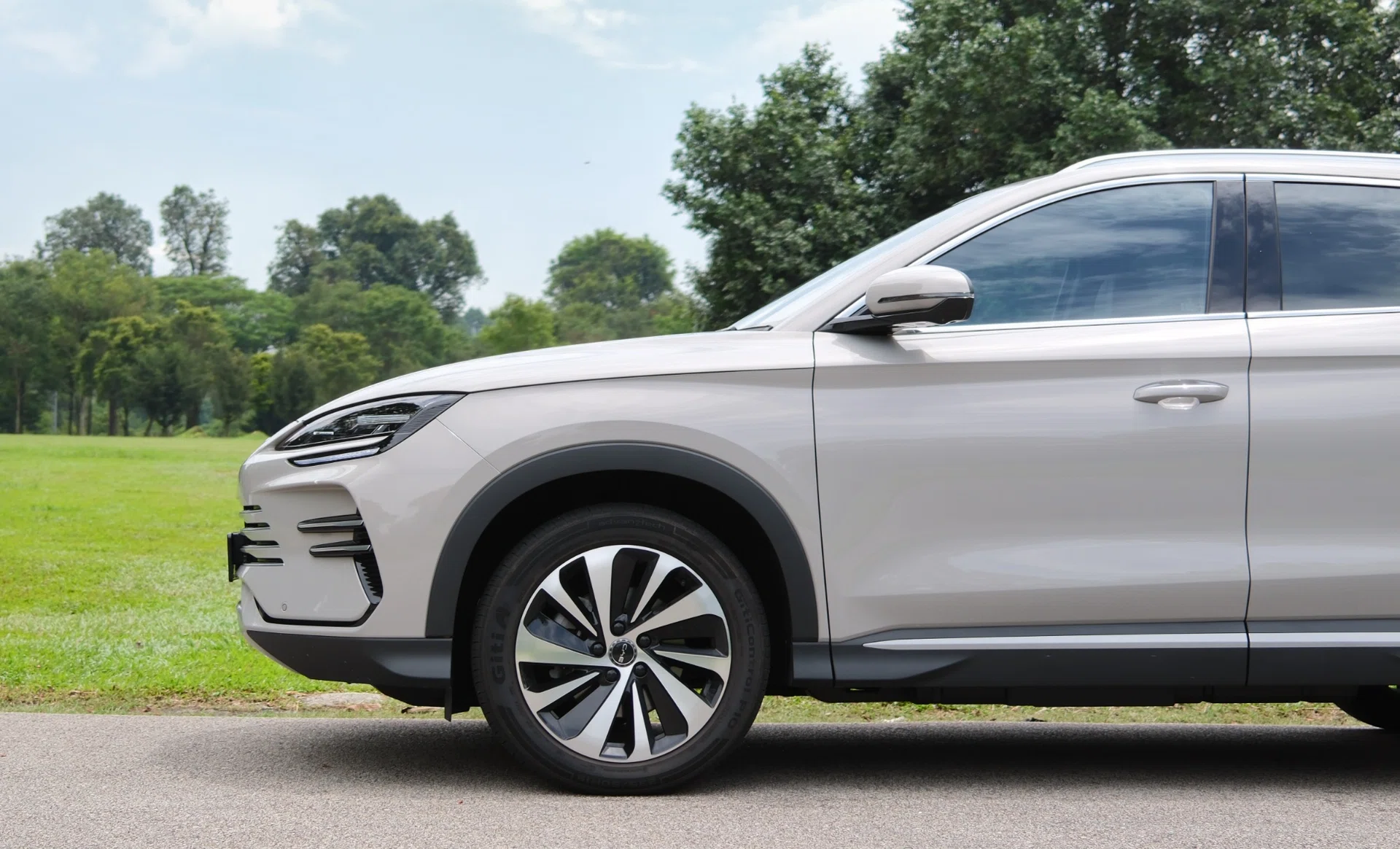 BYD Sealion 6 DM-i front profile