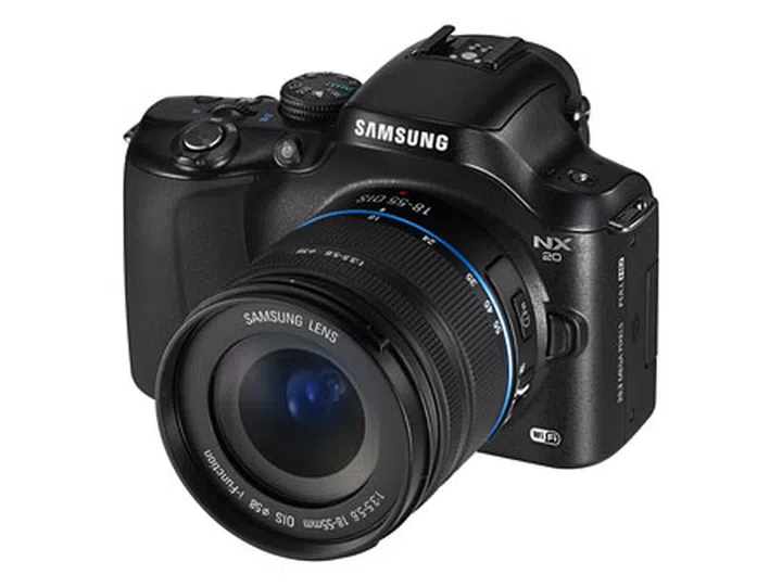 The new Samsung mirrorless system camera flagship, the NX20.