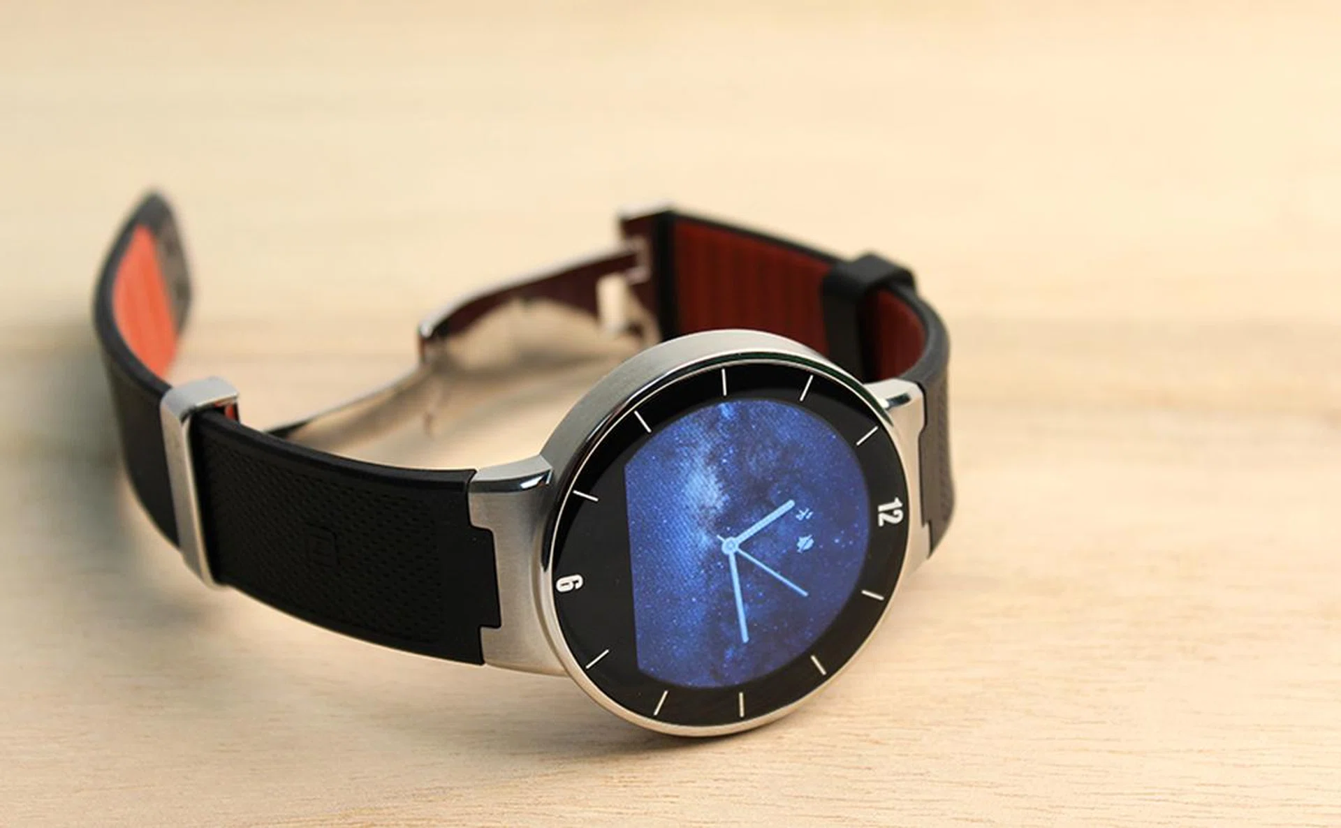 The Alcatel OneTouch smart watch is the latest entrant to the increasingly crowded smart watch marketplace.