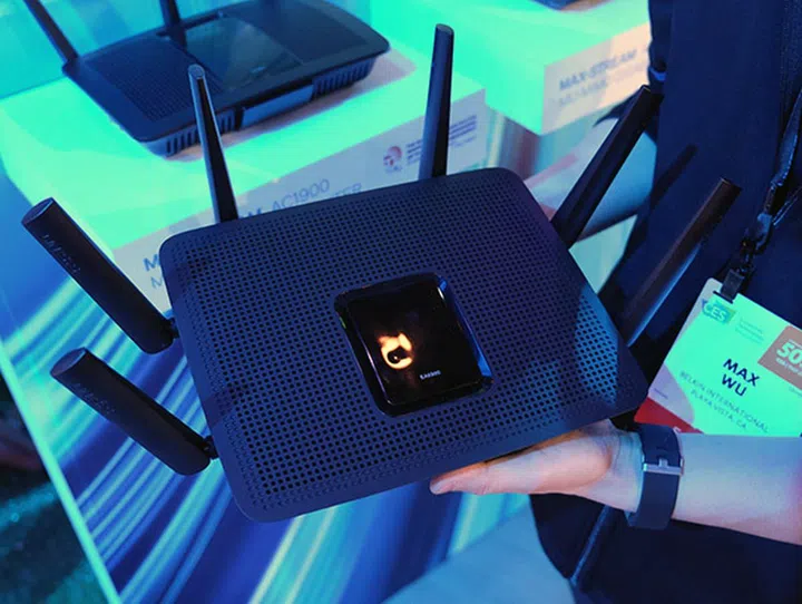 The Linksys EA9400.