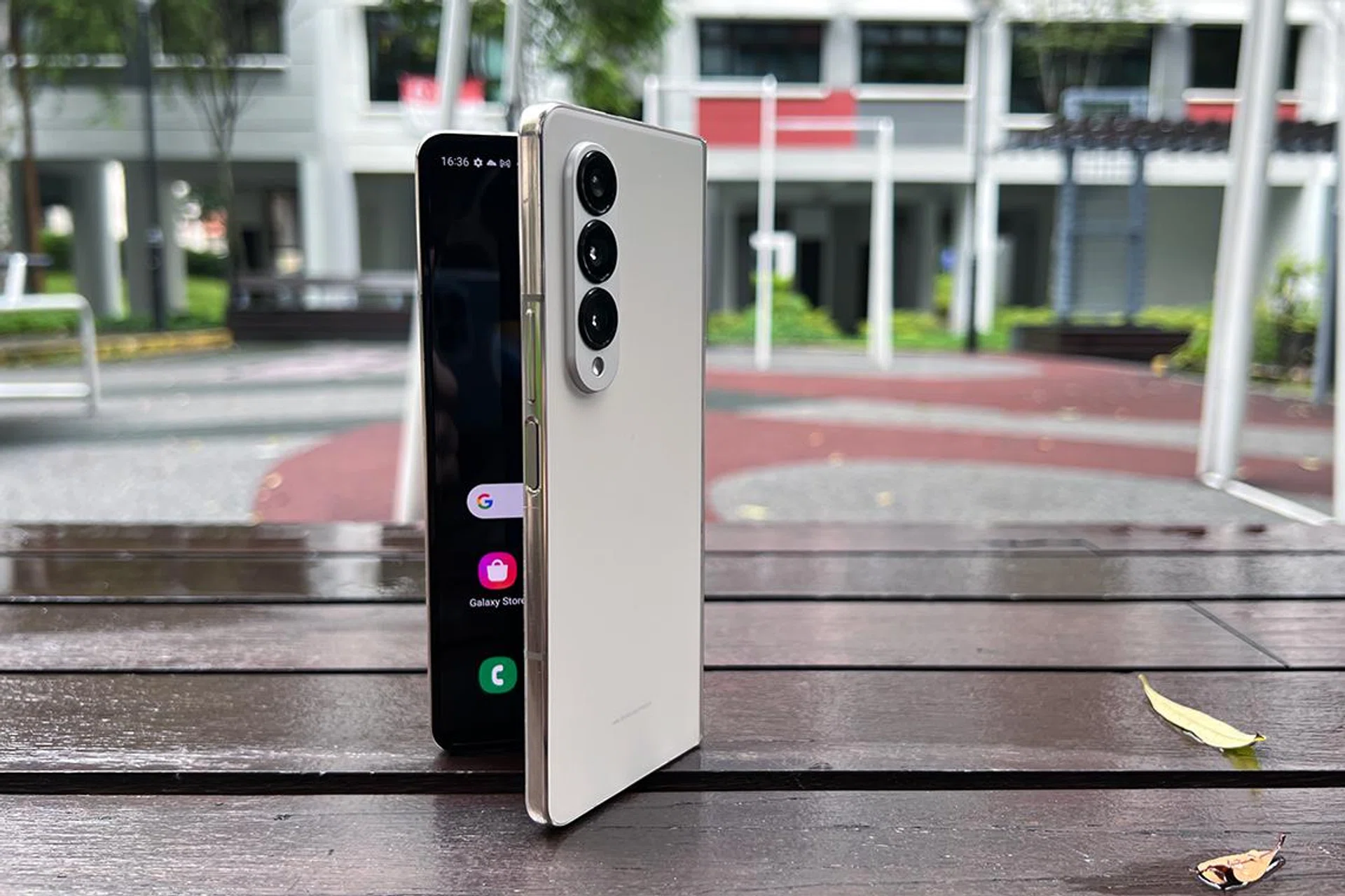 Samsung Galaxy Z Fold4 5G.