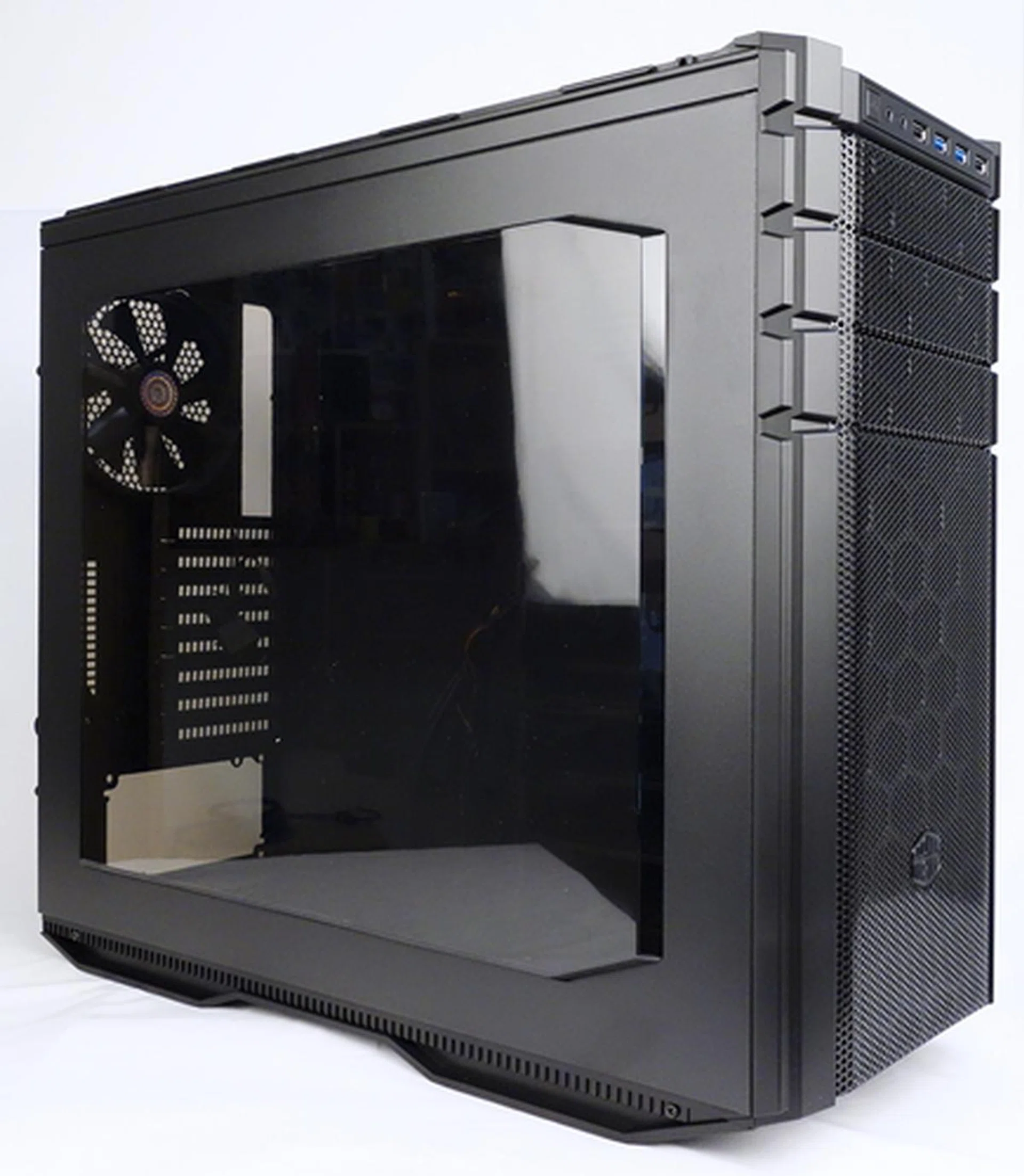 The acrylic window of the HAF 925's side panel is tinted.