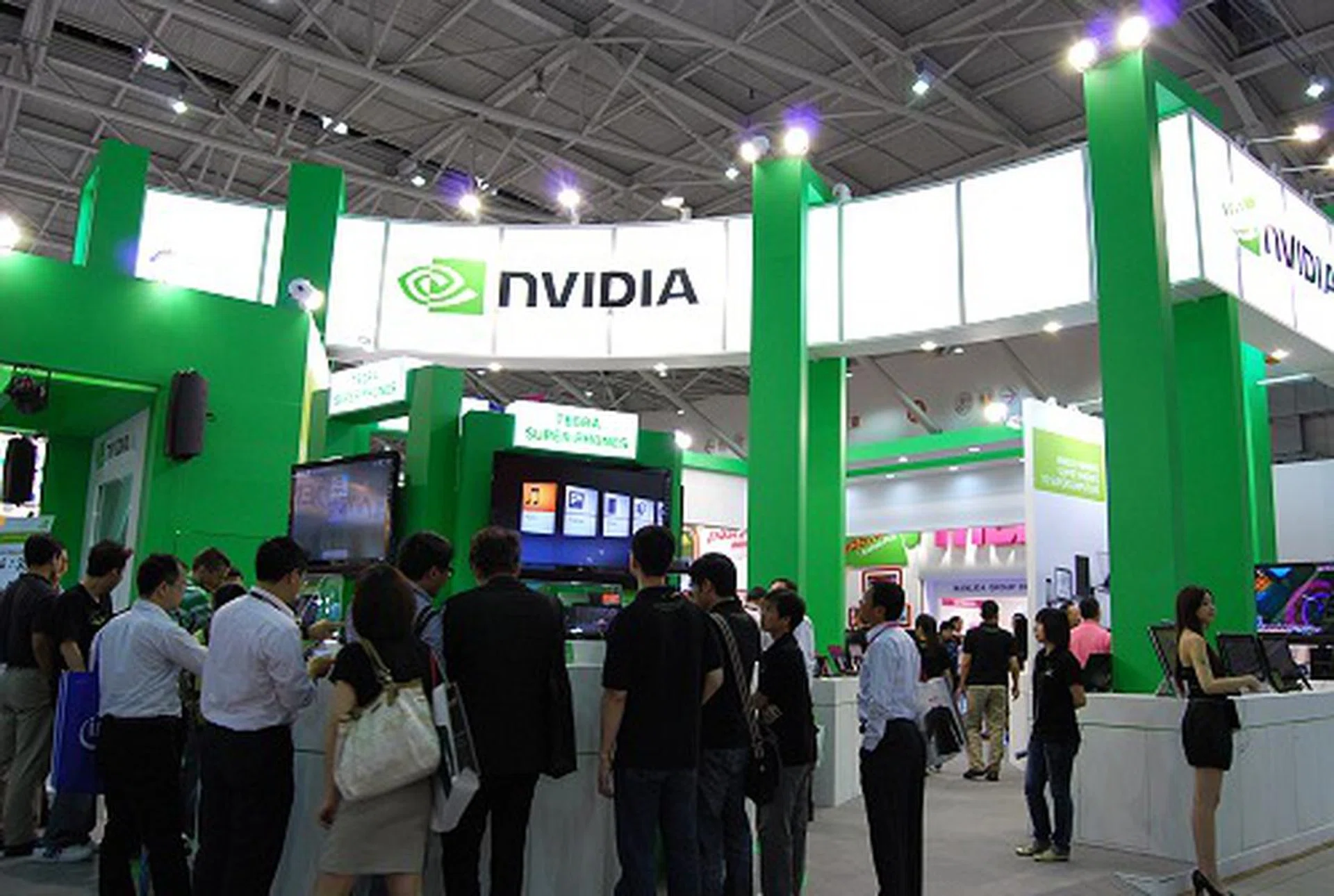 While NVIDIA was showing off its full set of hardware and capabilities at the show floor, the real draw for most was even more Tegra powered super phones and tablets. 
