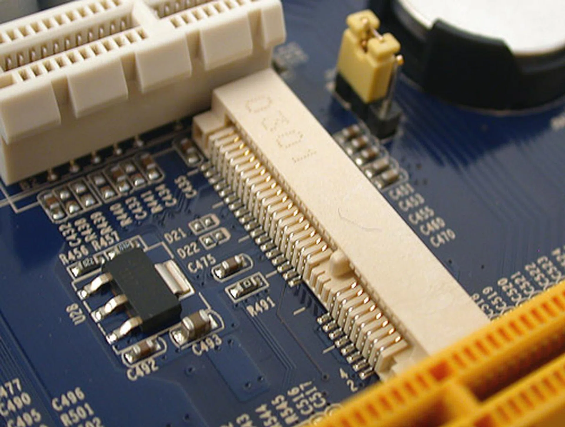 This mini PCIe slot can be fitted with a variety of devices, from wireless modules to even solid state drives.