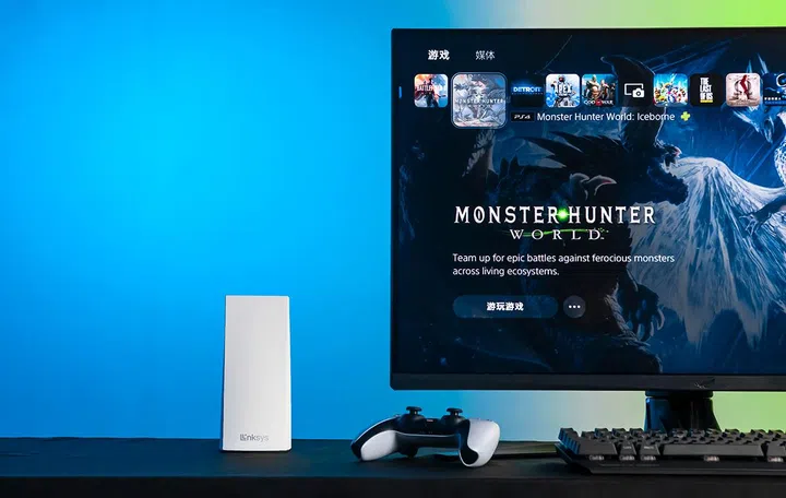 Linksys Atlas 6 (foreground).