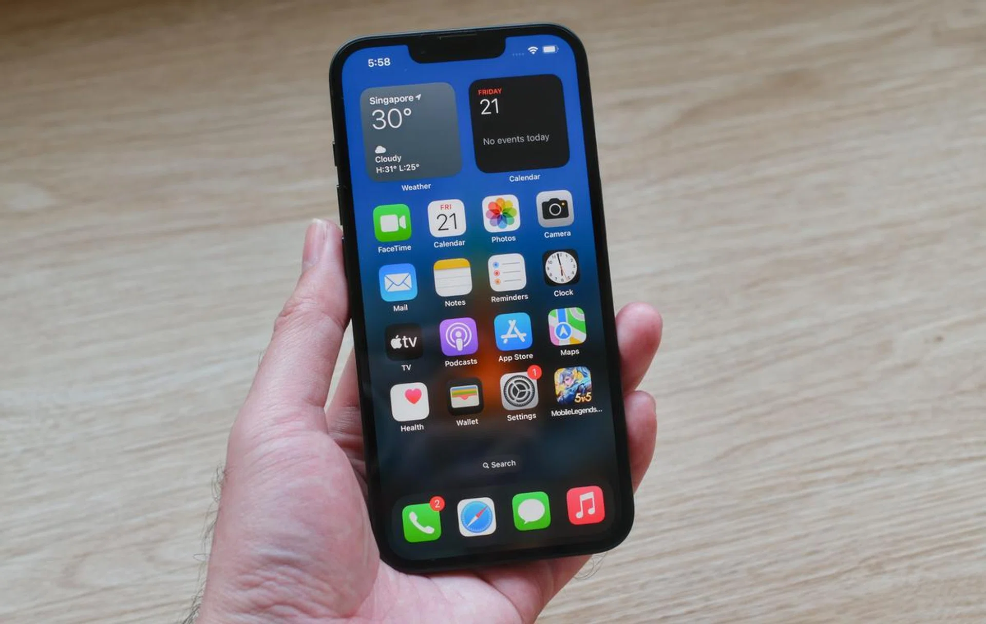 The most affordable iPhone is still a very competent smartphone that delivers great performance and takes great pictures. Photo: HWZ