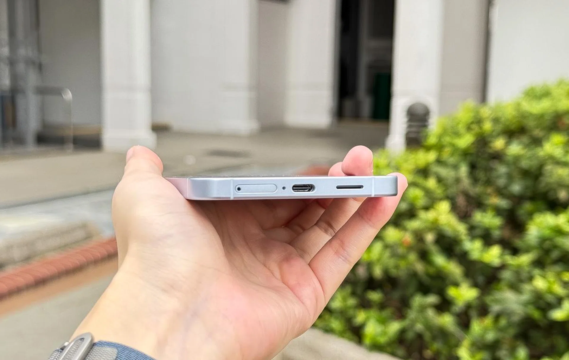 Samsung Galaxy S25+. Photo: HWZ.