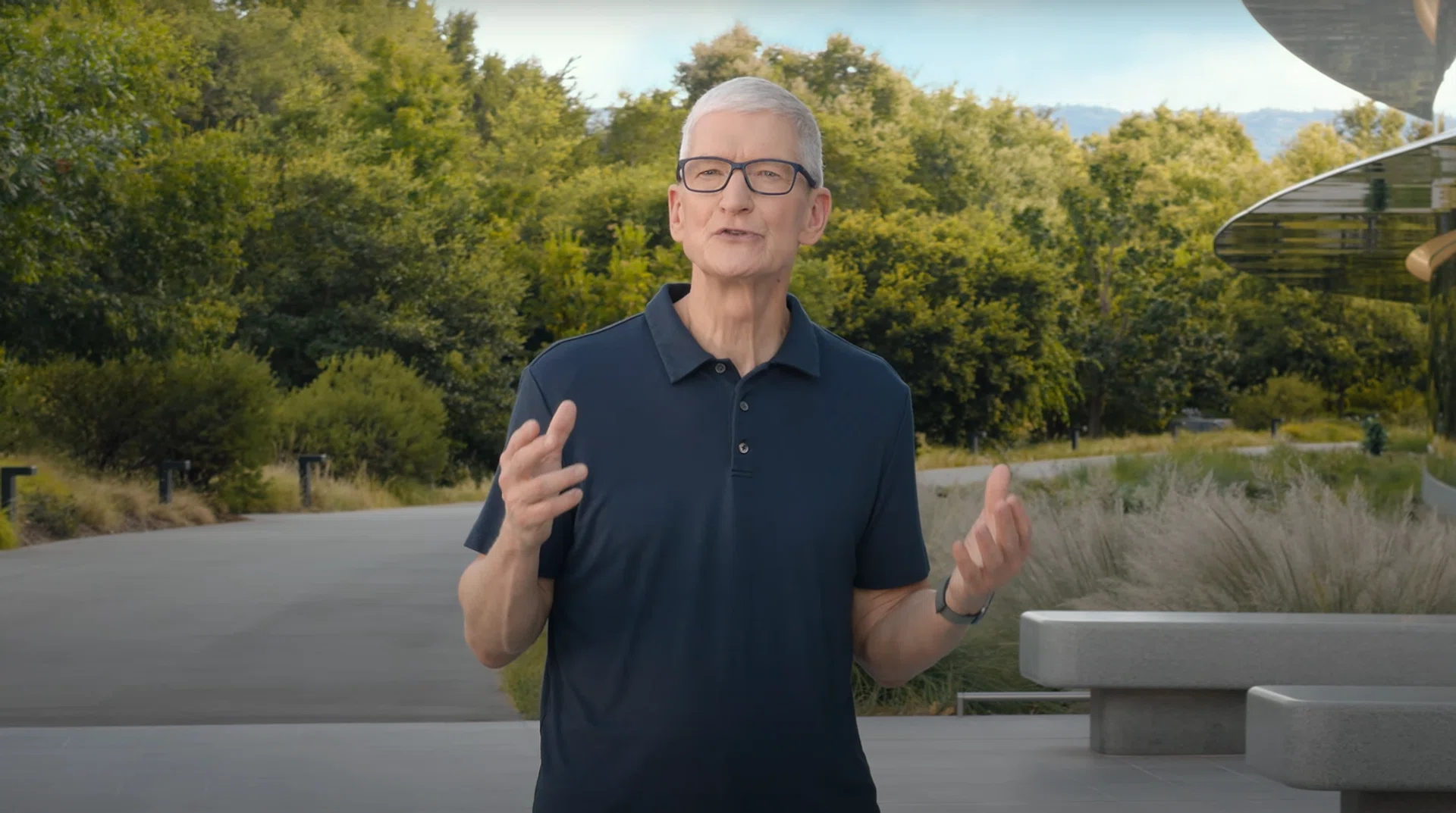 Tim Cook presenting Apple iPhone 17 series