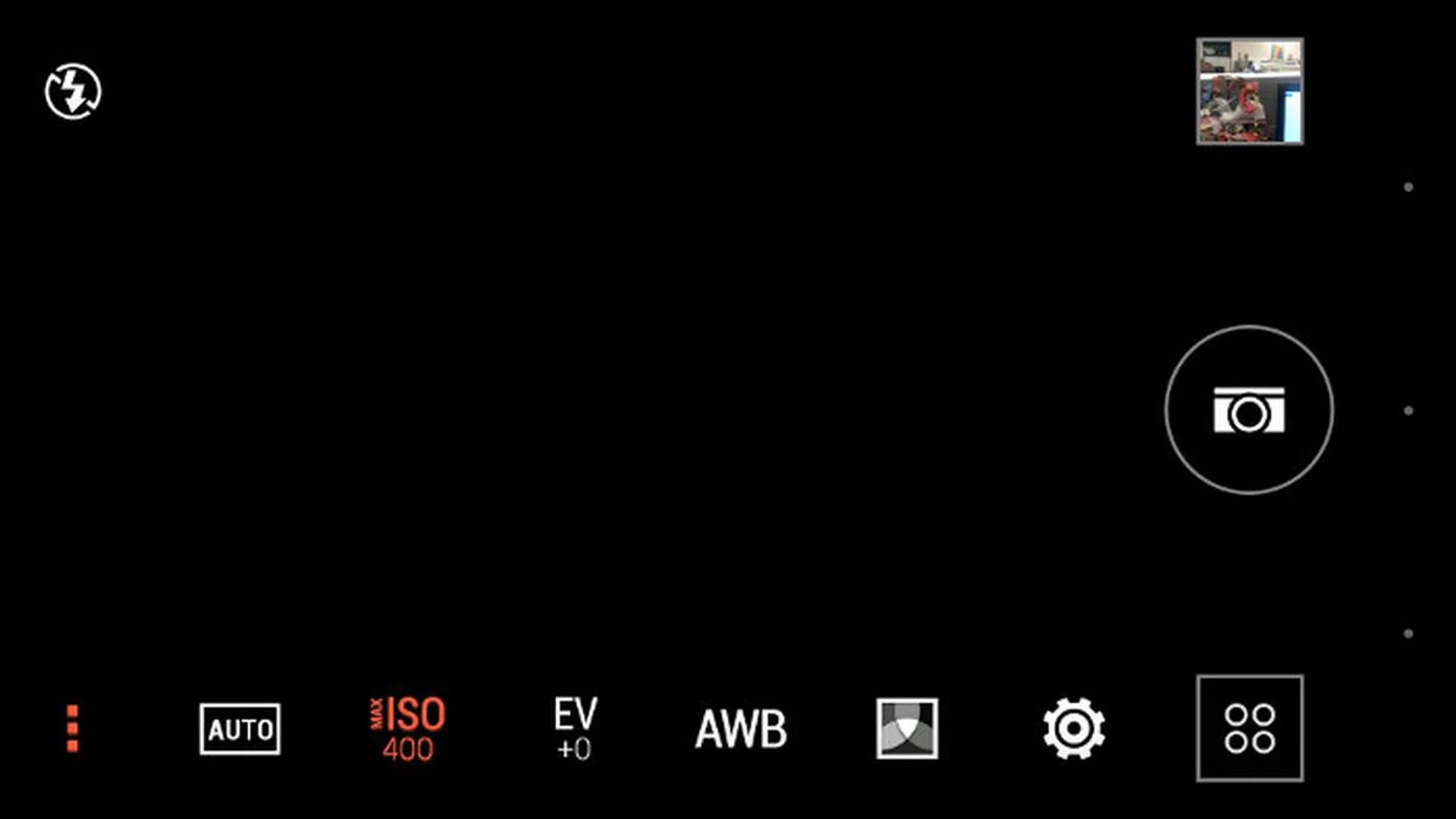 The camera interface for the HTC One M8 is simple to navigate.