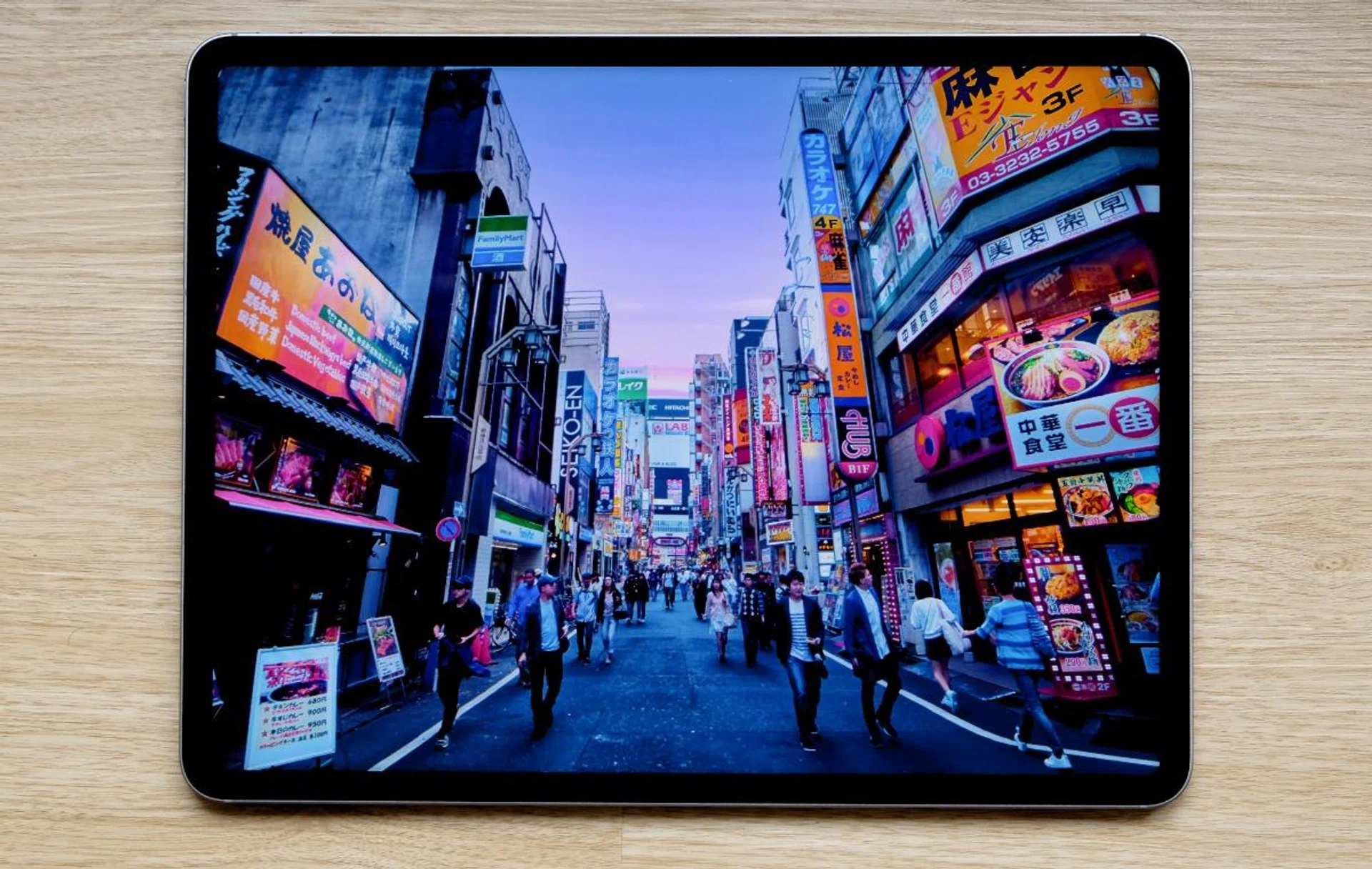 The Liquid Retina XDR display looks fantastic.