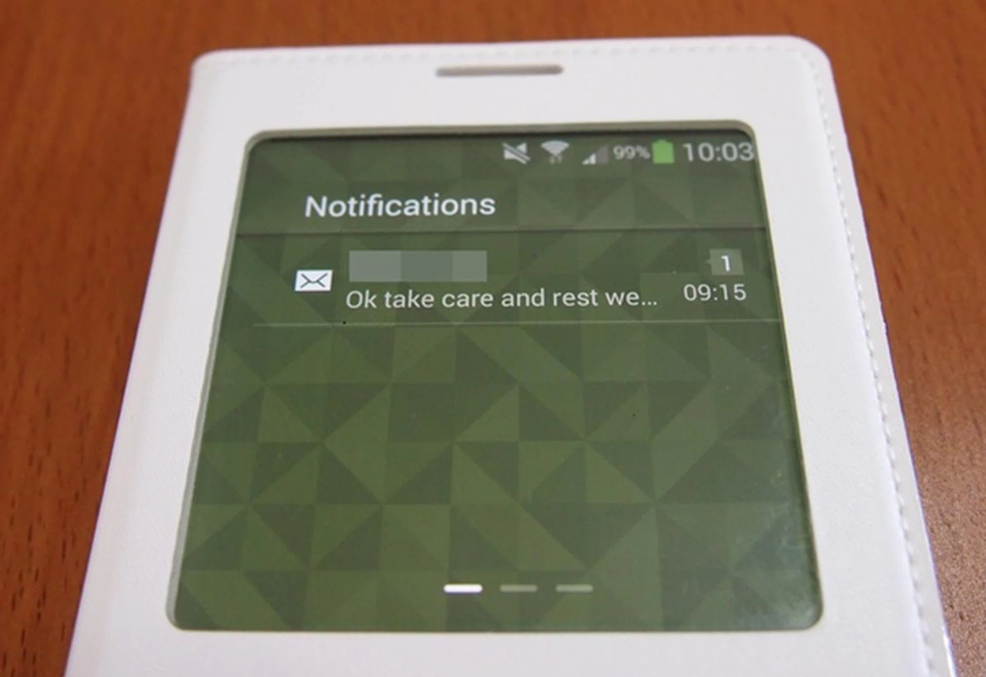The S View cover gives you a preview of any unread messages.