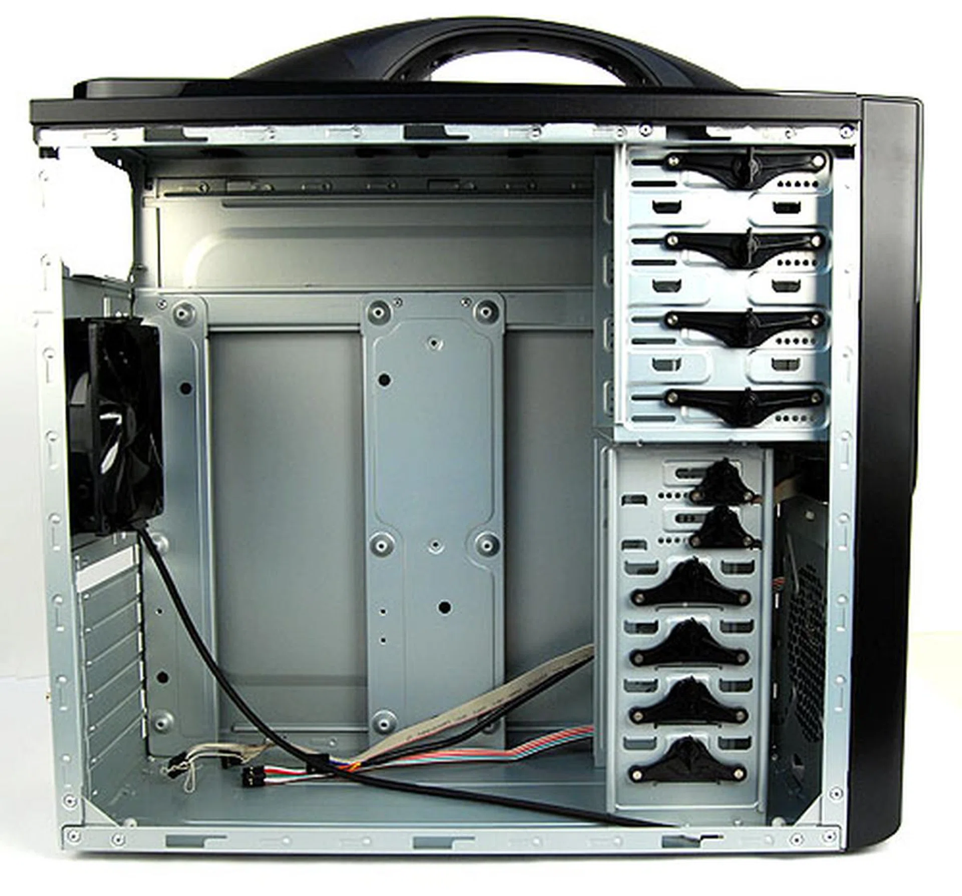 The internals of the WingRS 301 is one of the largest of the lot. It comes with a lone 120mm exhaust fan at the rear. Note also that it is the only casing in our roundup that still positions the PSU bay at the top.