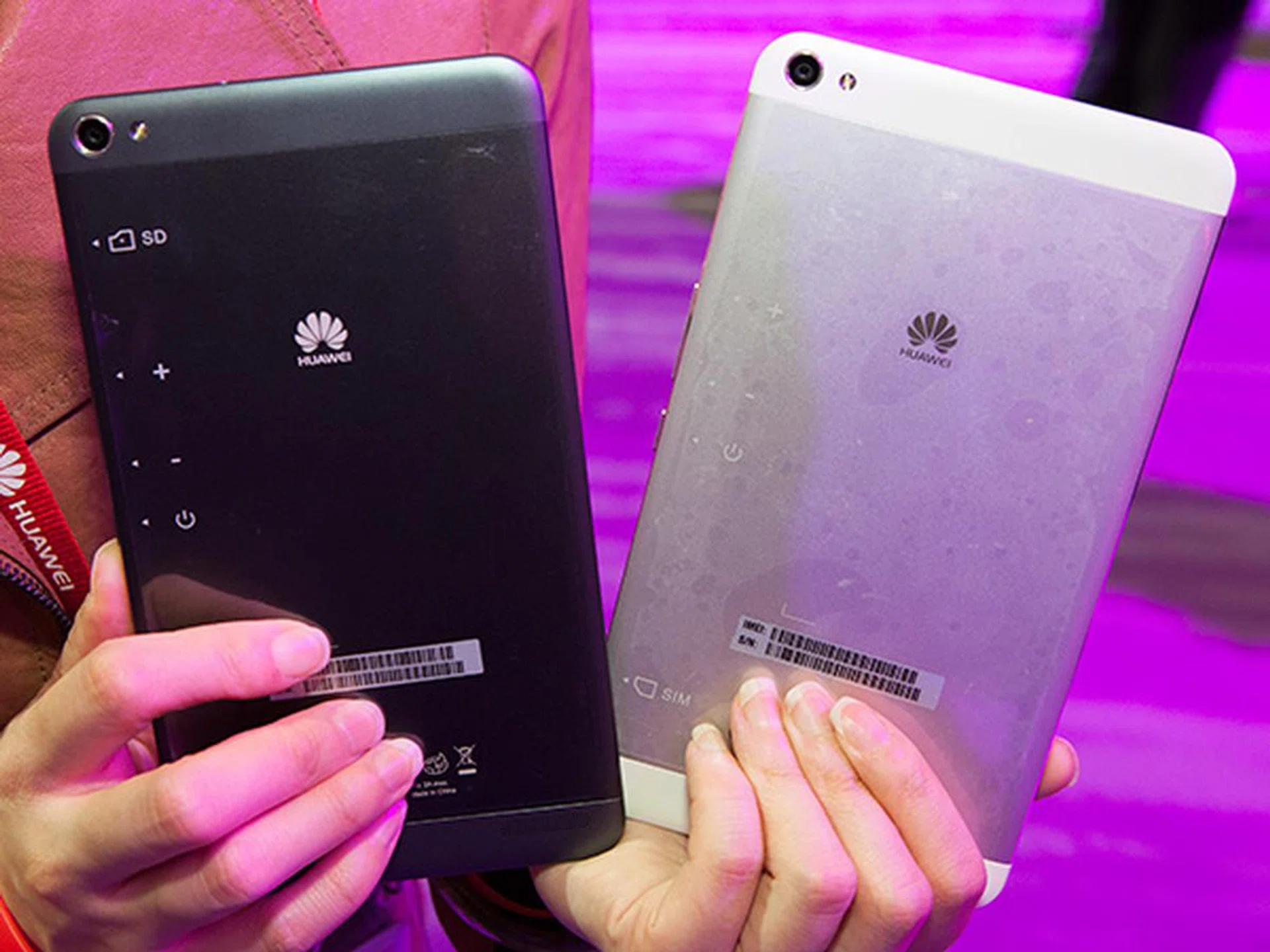 Two of the four colors available on the MediaPad X1.