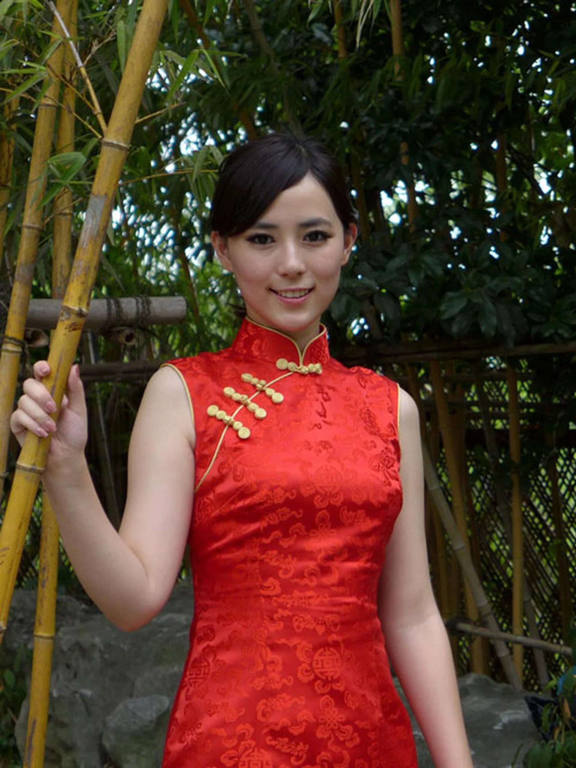 f/2.3 at 90mm, 1/500 sec, ISO80.