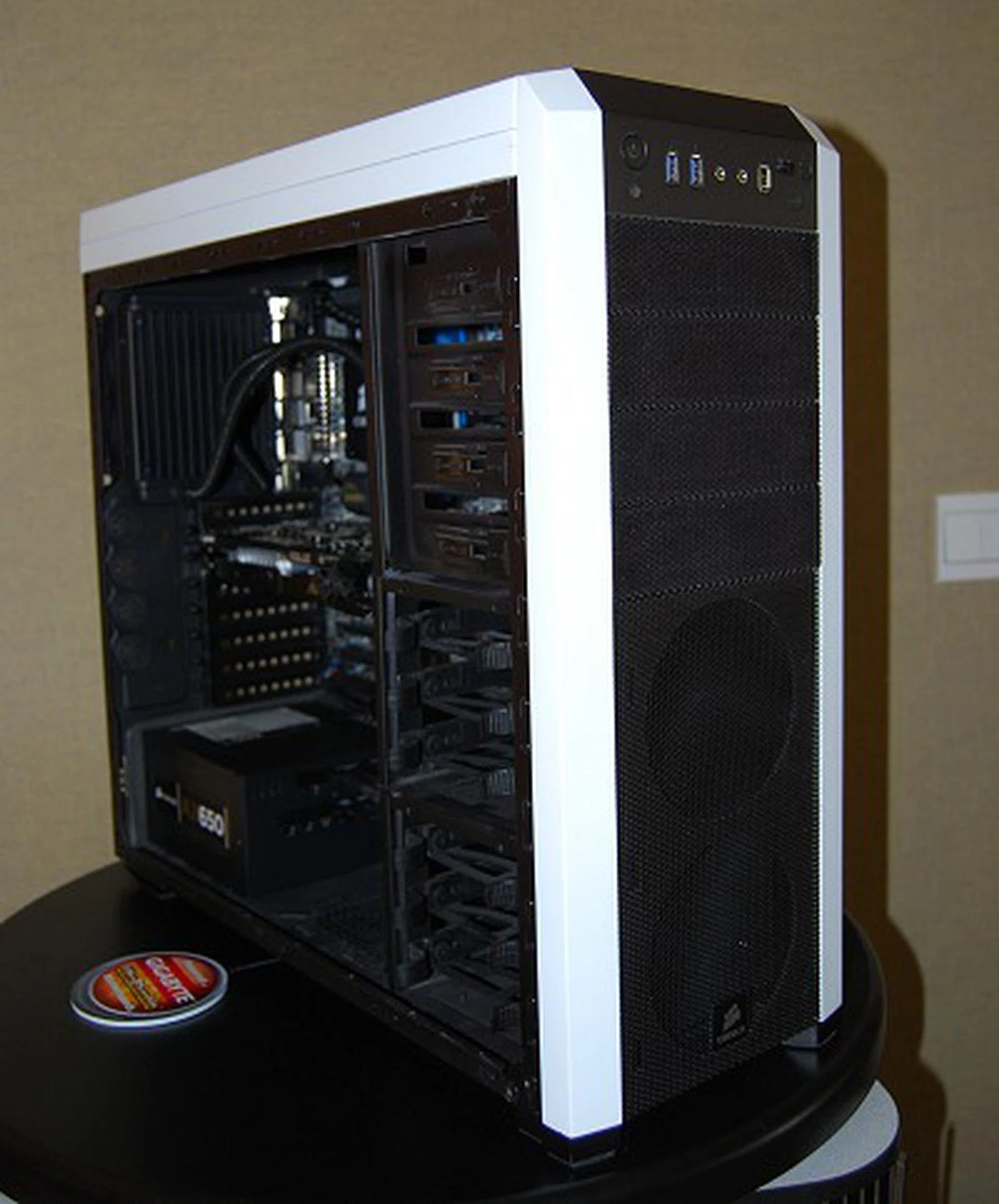 Hard-core stuff aside, this is Corsair's new Carbide 400 gaming chassis for those in the market of an upper-tier mid-range and spacious medium tower. Some of its features include eight expansion slots, native SSD and USB 3.0 support, and up to 10 fan mounting locations.