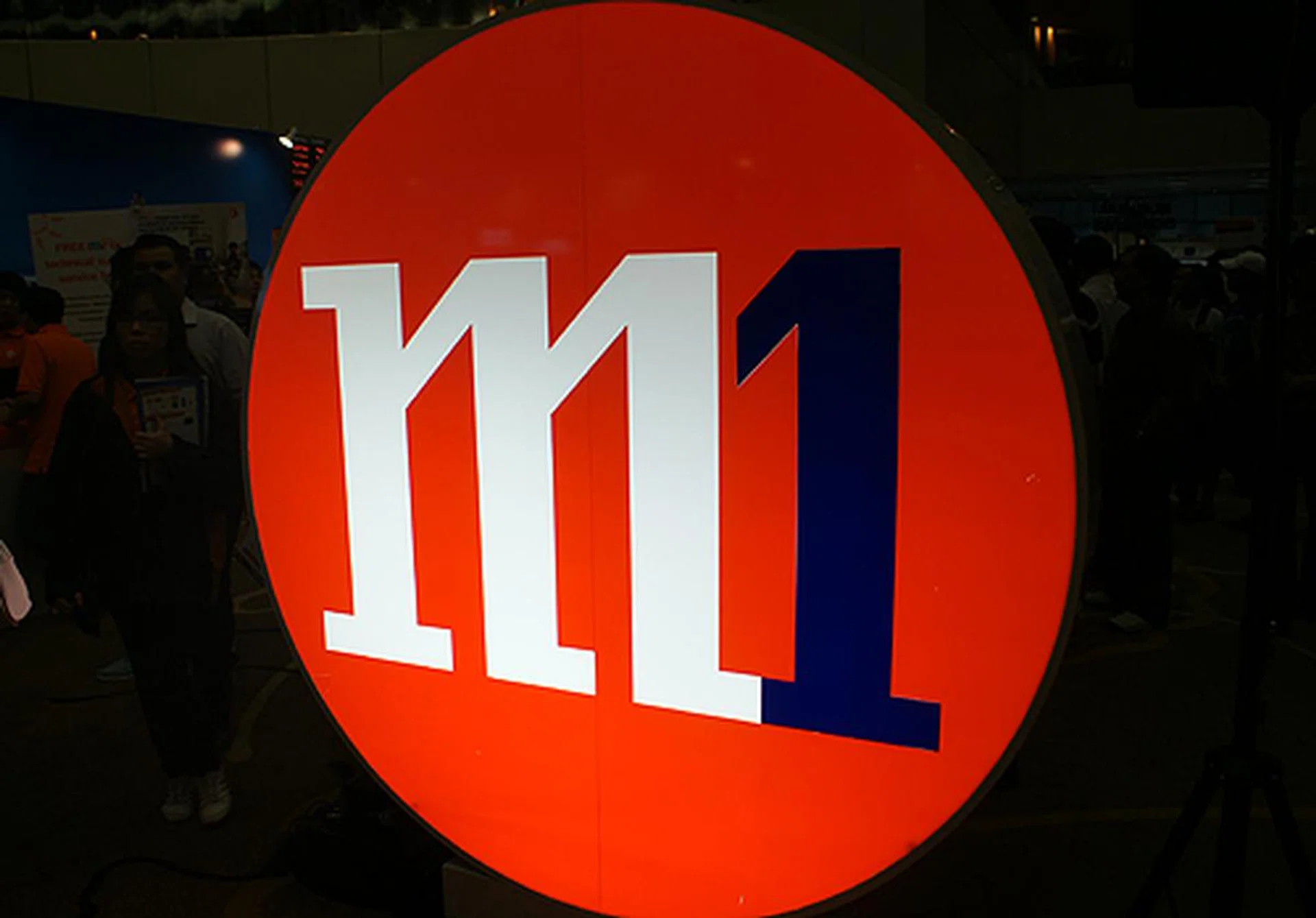 M1 has got some interesting deals going at their booth.