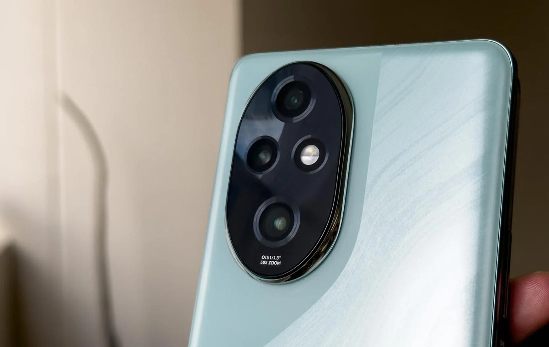 Camera bump. Photo: HWZ.