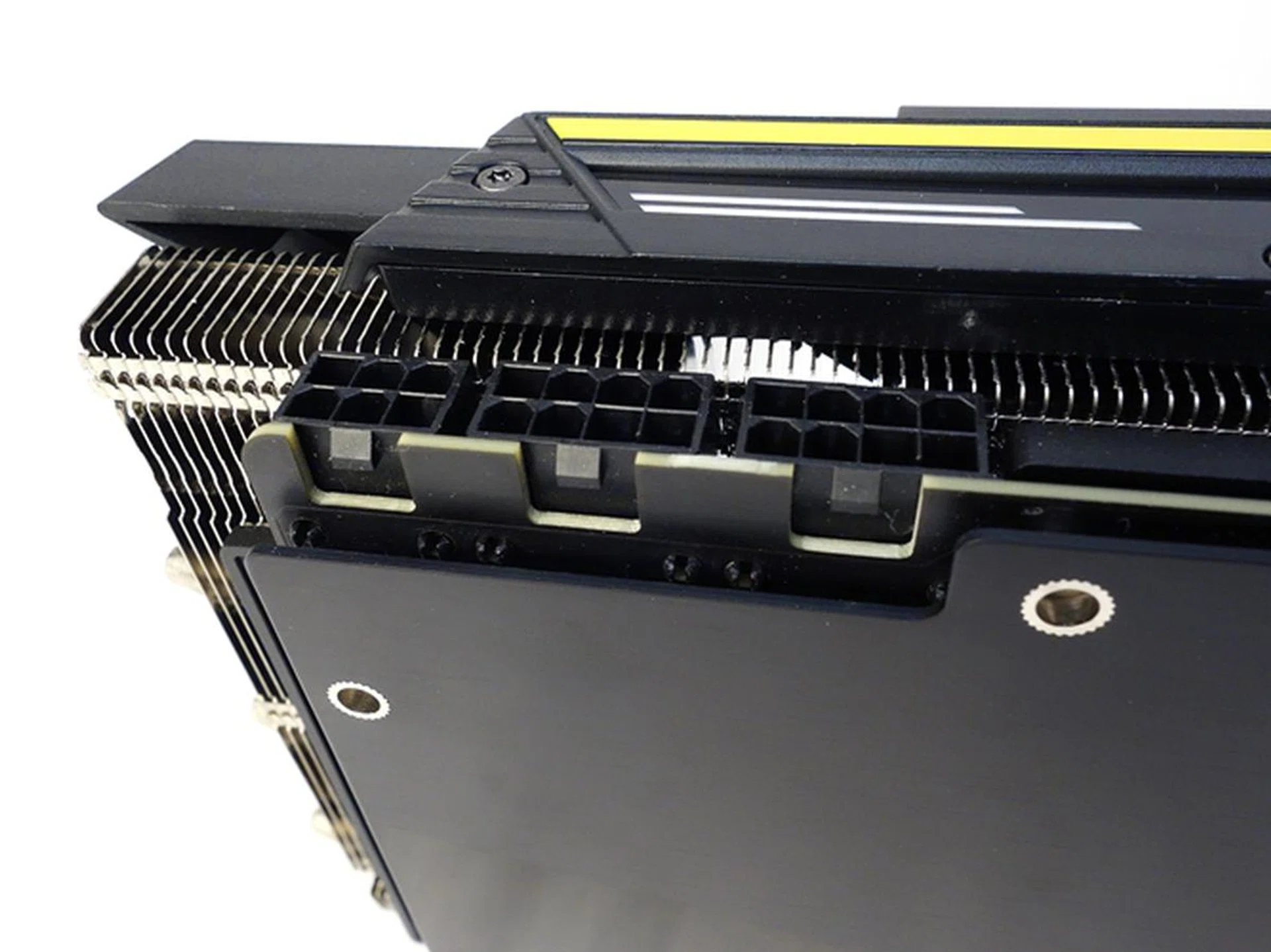 As we all know that this Lightning card is built for extreme overclocking, there would be a need for more power, and MSI has up the ante to include three Molex power connectors; two of them are 8-pin ones, while the third, a 6-pin connector.