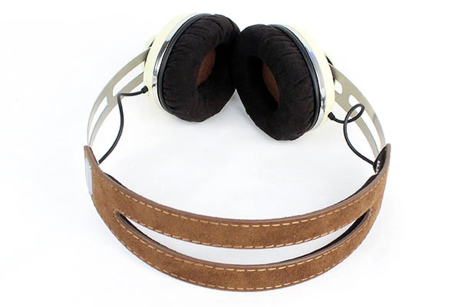 Alcantara trimming is most prominently found on the headband.