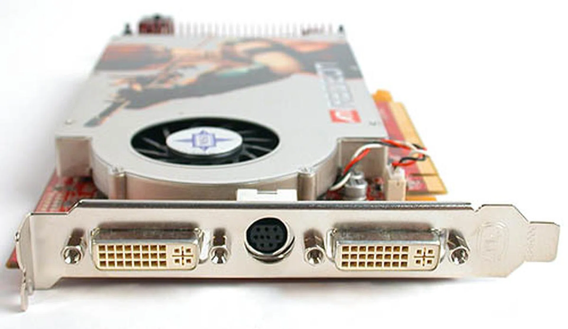 Nothing here that you haven't seen before in other cards; it's the rather common dual DVI-I output and one mini-DIN connector.