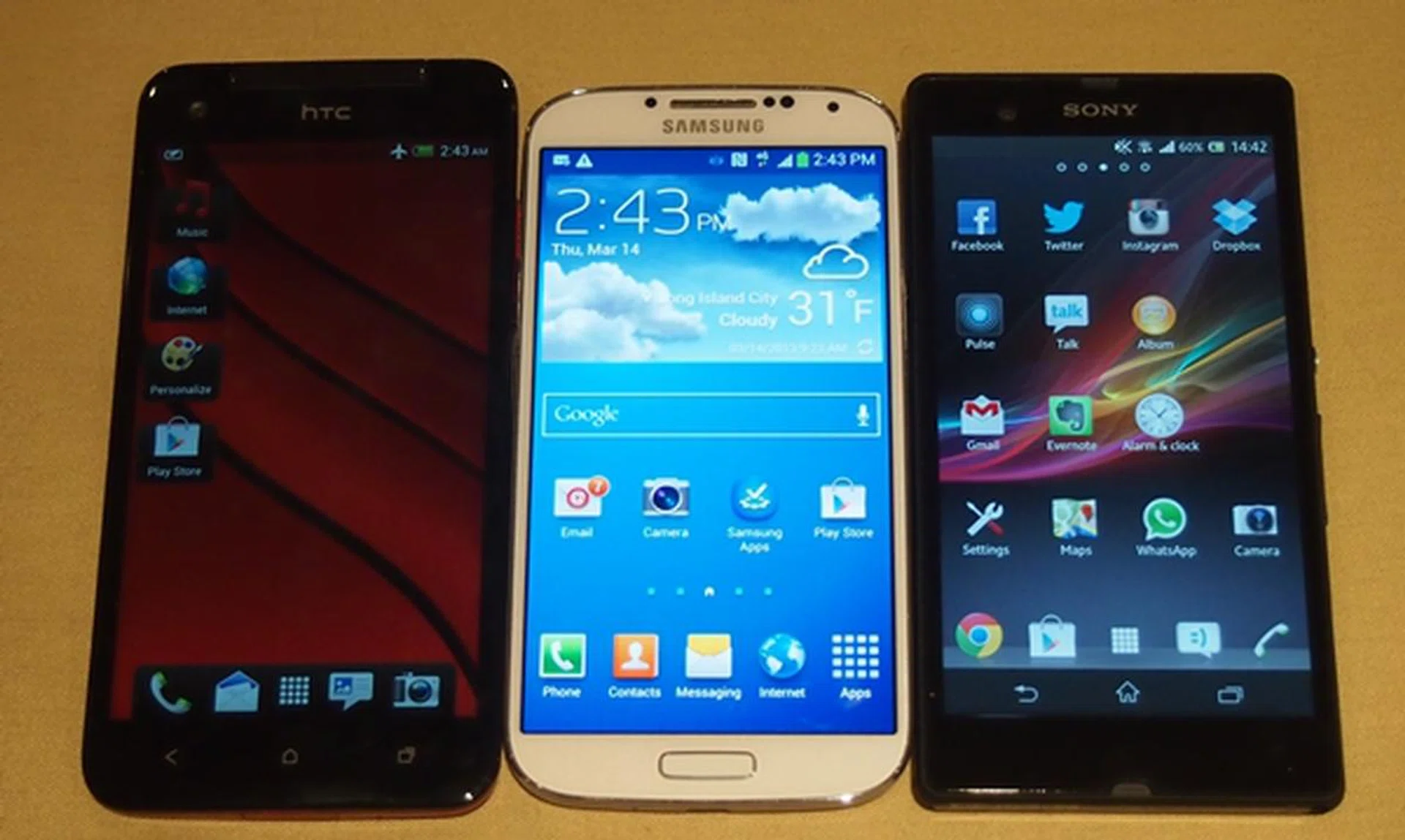 From left to right: HTC Butterfly, Samsung Galaxy S4 and Sony Xperia Z.
