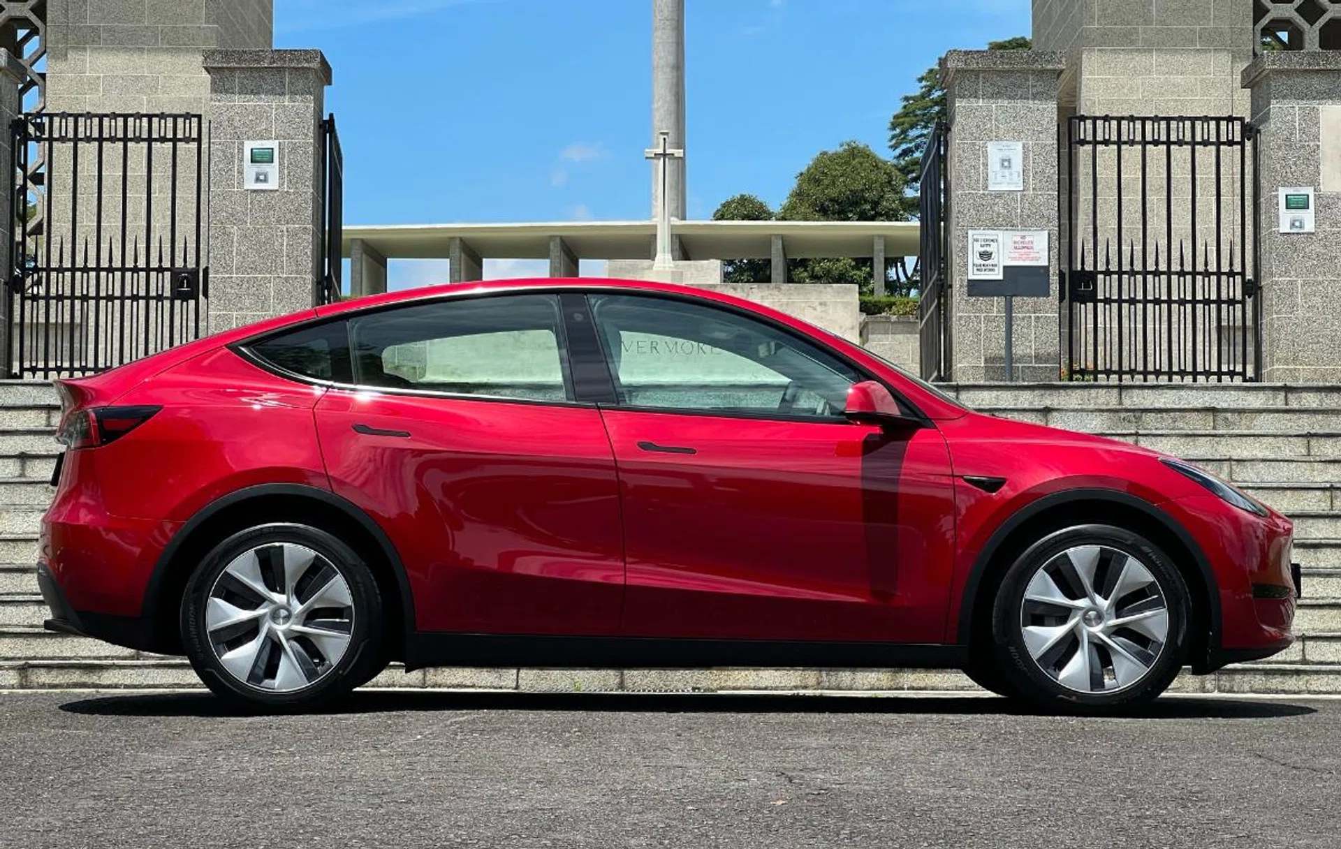 Visually, the Model Y looks like a slightly larger Model 3 on raised suspension.
