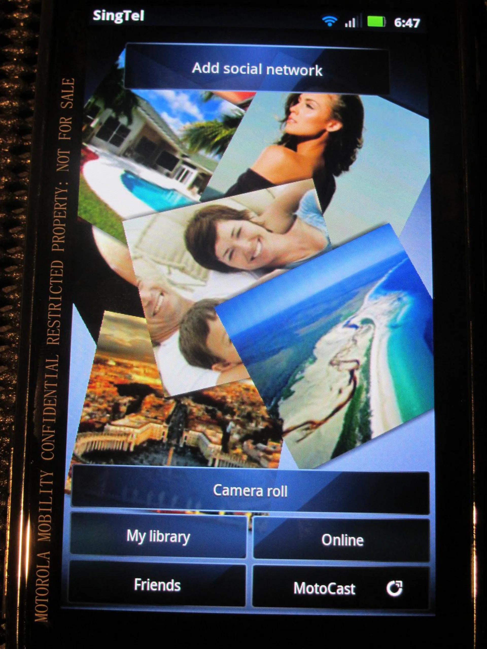 The MotoCast option is demarcated clearly as one of the options on entering your Gallery app.