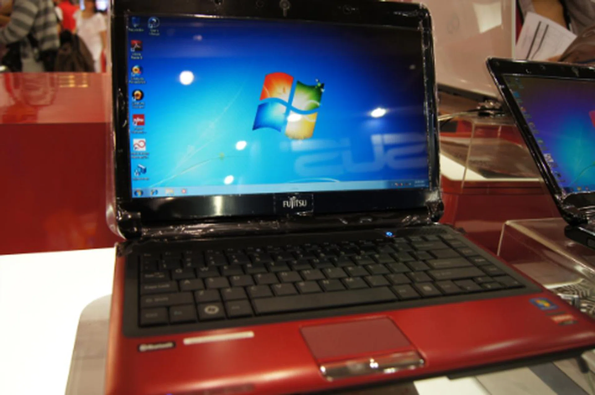 A good and affordable deal to consider is the Lifebook LH520. The notebook comes with the AMD Athlon II Dual Core P320 Processor, a 14-inch LED-backlit screen and a 320GB HDD. Priced at $499 after trade-in.