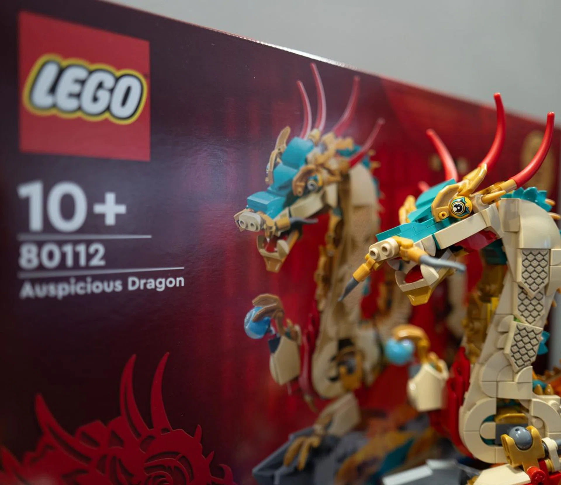 Lego Auspicious Dragon (80112) model review lead image.