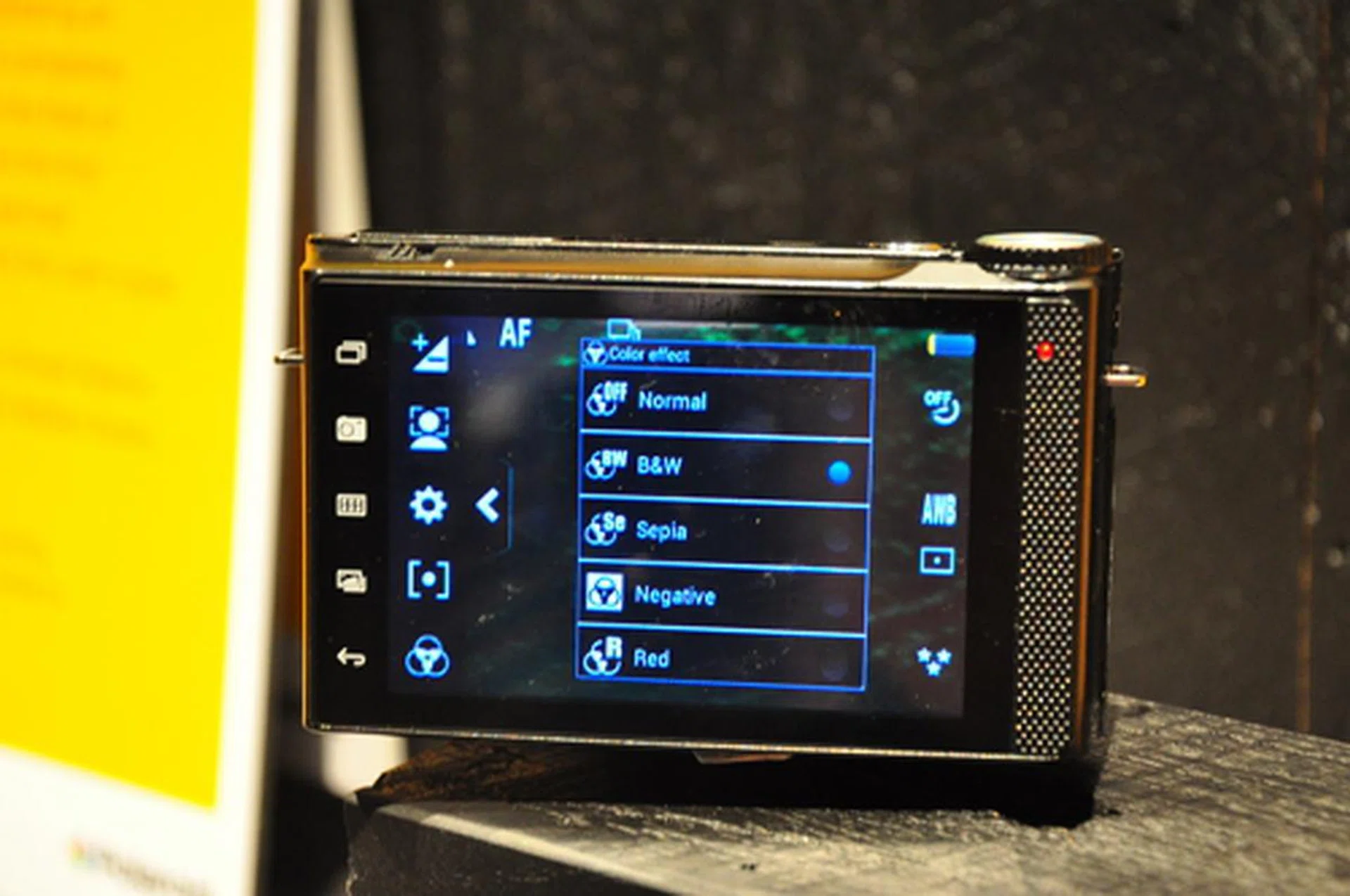 The camera interface is rather rudimentary at this stage and its reminiscent of the Android camera UI. As this is a prototype, we are hoping to see more Polaroid touches to it in terms of editing software and additions.