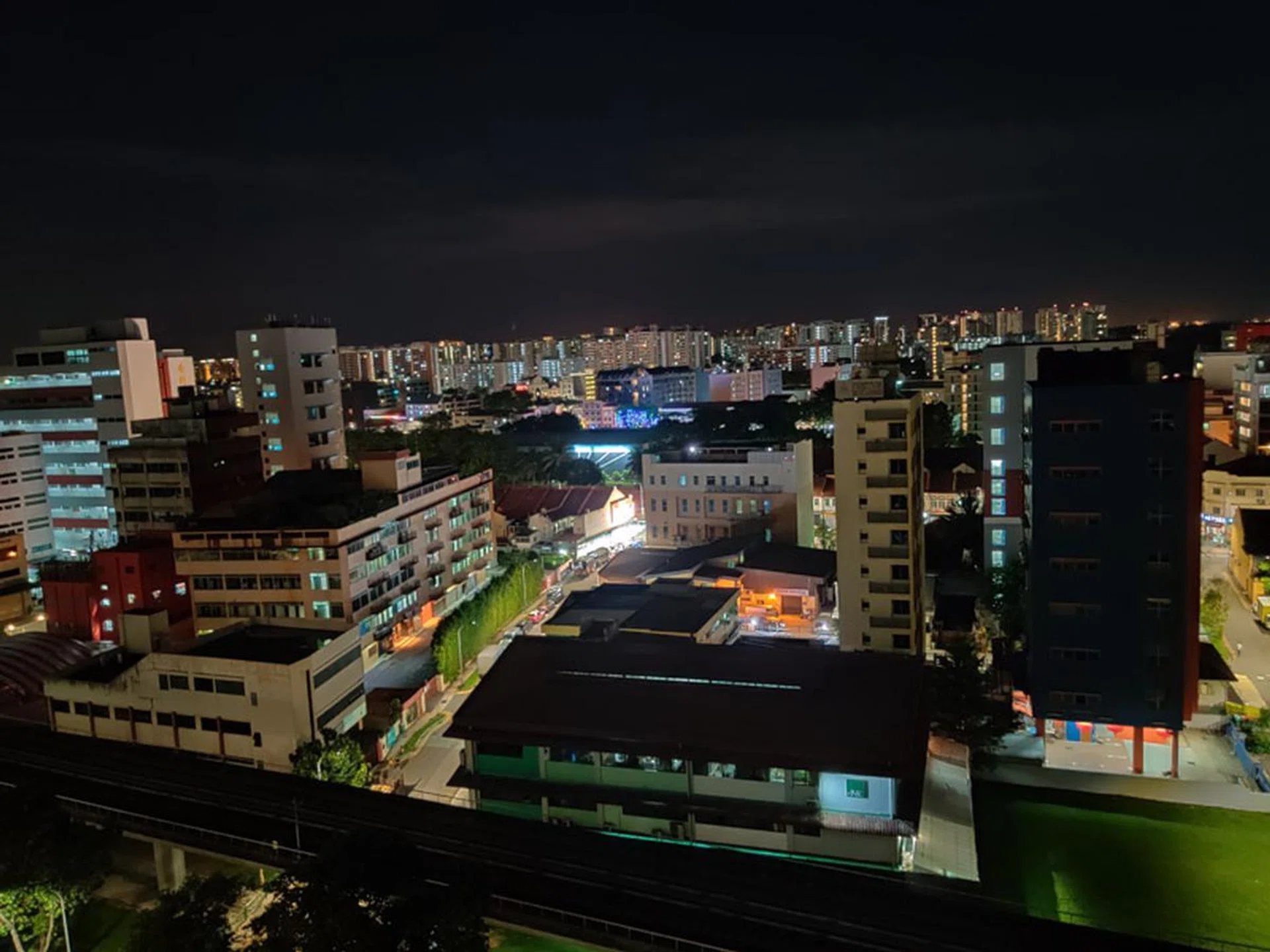 OnePlus 7 Pro - 1.0x camera, Nightscape 2.0 (Click for full res image)