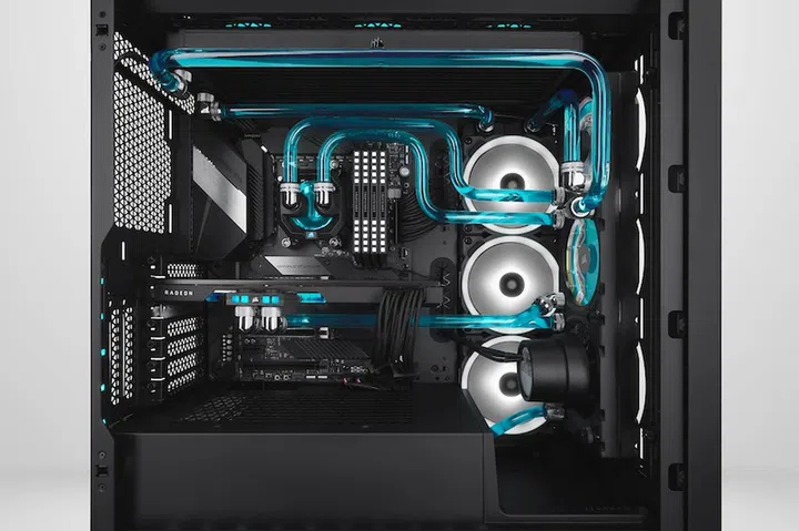 Fully assembled custom water-cooling loop in Corsair's 5000D Hydro X case.