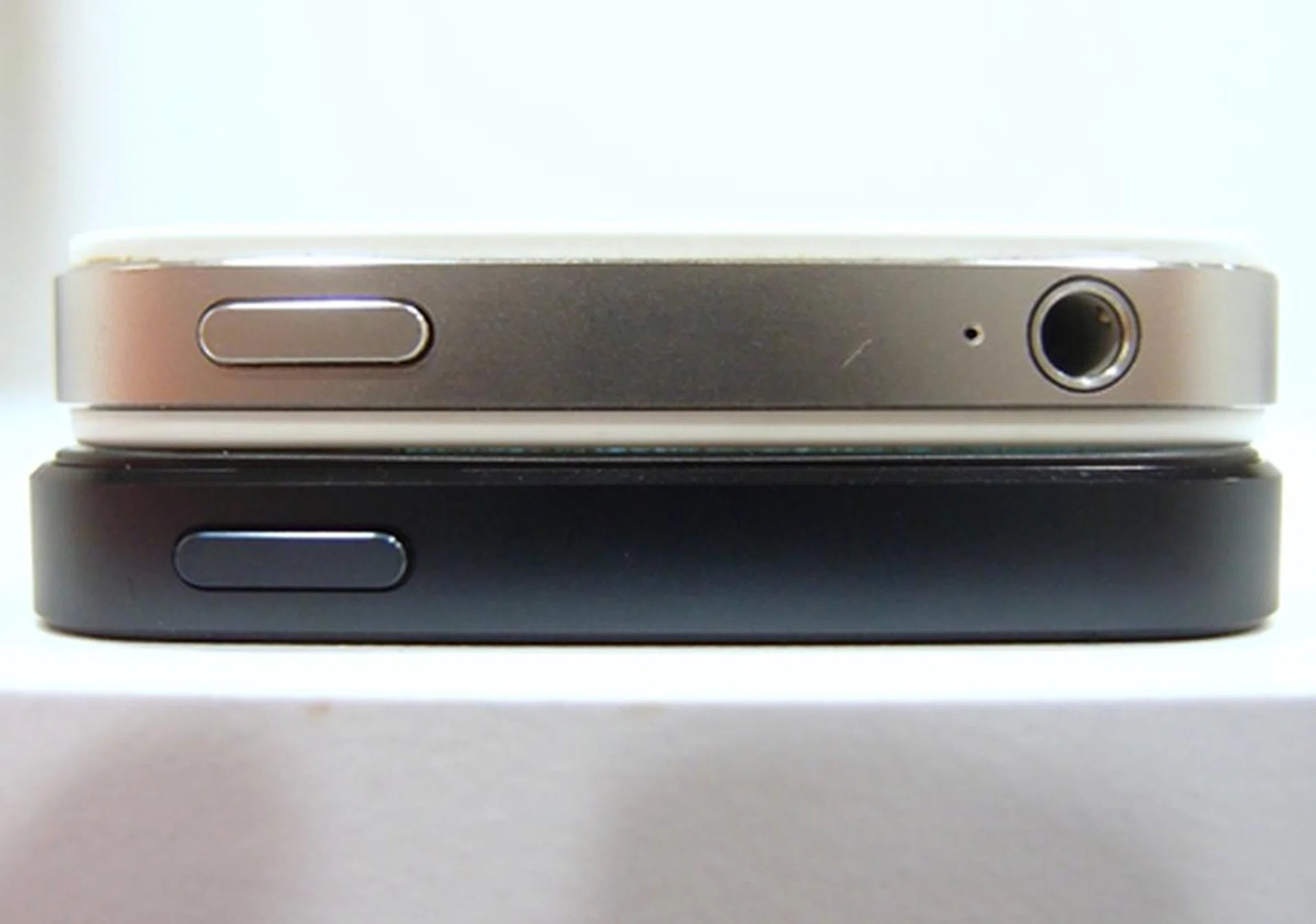 The iPhone 5's 3.5mm audio jack has been relegated to the bottom and no longer rests on the top like how it is on the iPhone 4/4S.