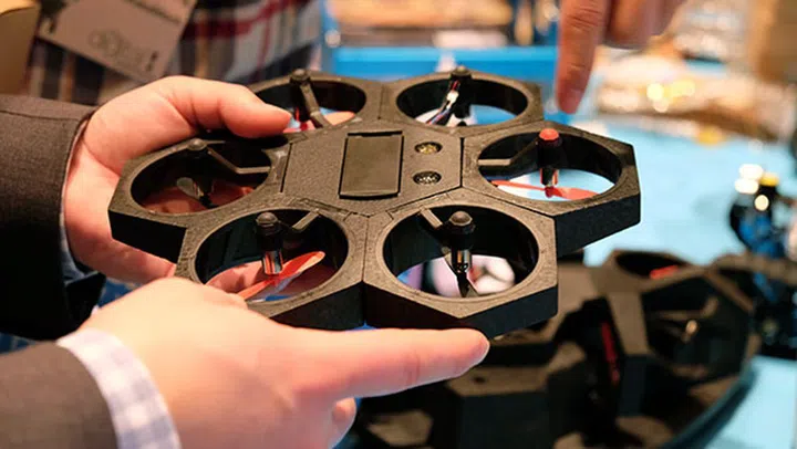 The pieces snap together using magnetic connectors.