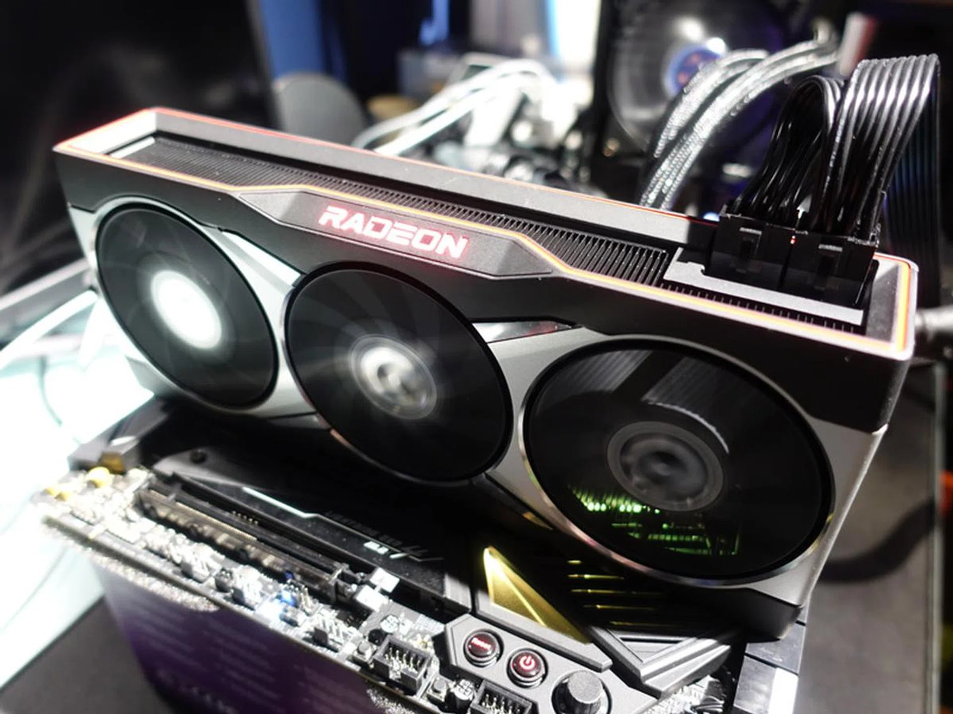 AMD Radeon RX 6800 XT Review: AMD is finally back | HardwareZone Singapore