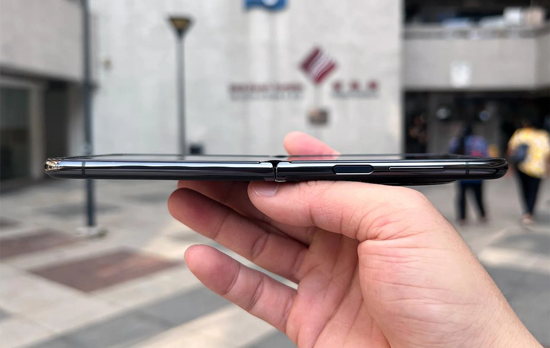 The phone doesn't open fully straight, and we're not sure if we should force the issue.